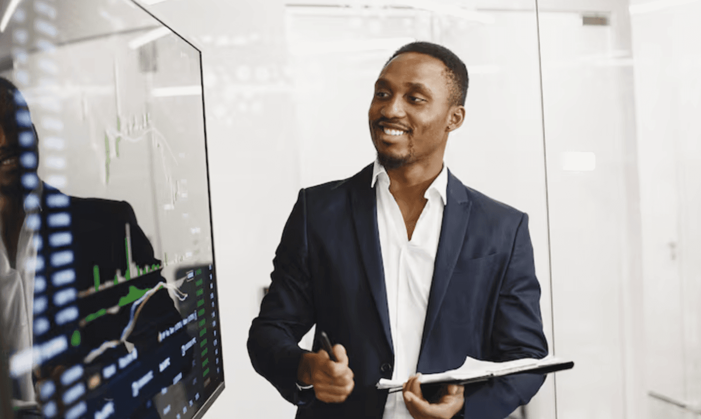 Dashboard showing MRR of $69,897 and 1206 active users with an upward trend graph.