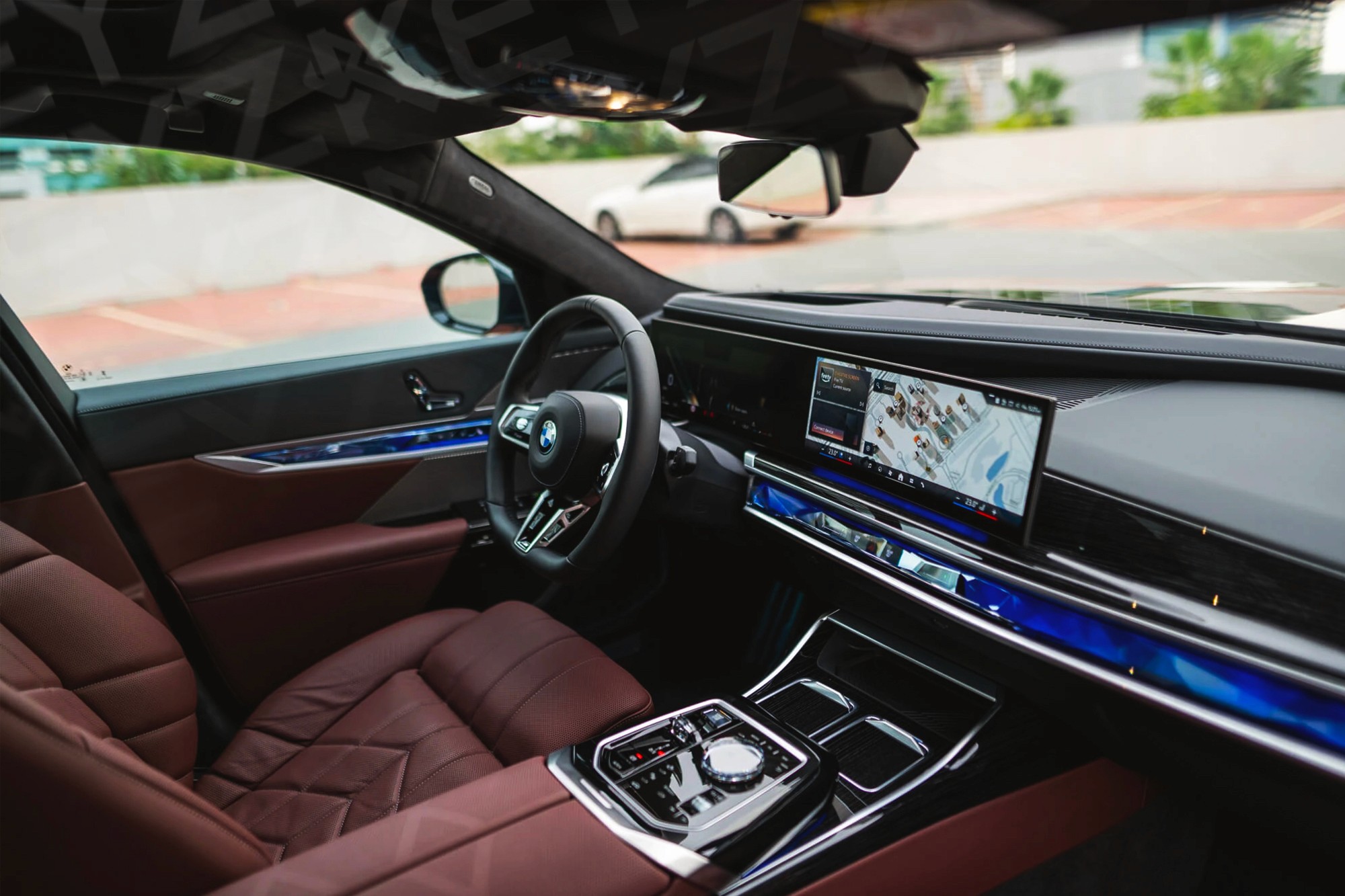 Vue interieur BMW Série 7 noir – Location voiture de luxe à Dubaï | Keyz Rent