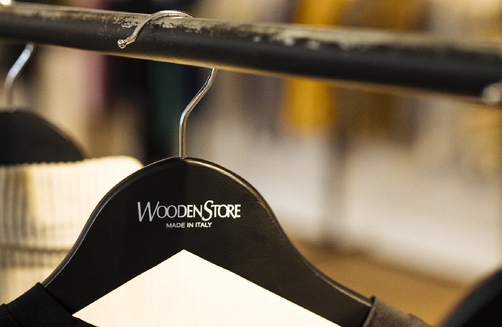 La marque Italienne Wooden Store fait confiance à The Clothette pour assurer sa distribution sur le marché français