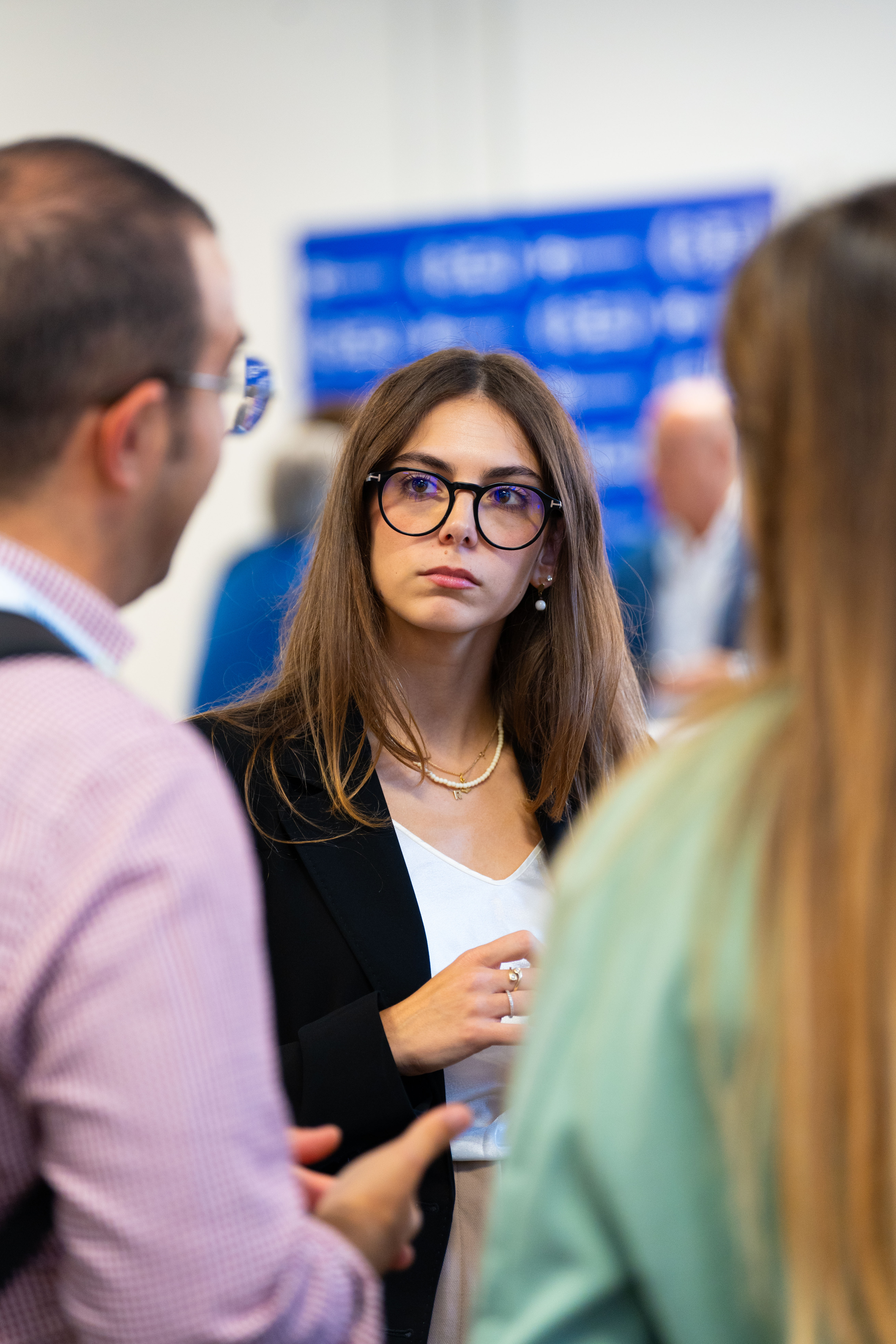 people near TAj Mahal