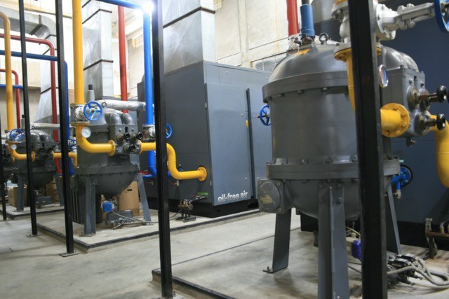 Industrial Air Filtration Systems with V-bank, HEPA, and carbon filters for HVAC, cleanrooms, pharma, and factories, ensuring high efficiency and low pressure drop