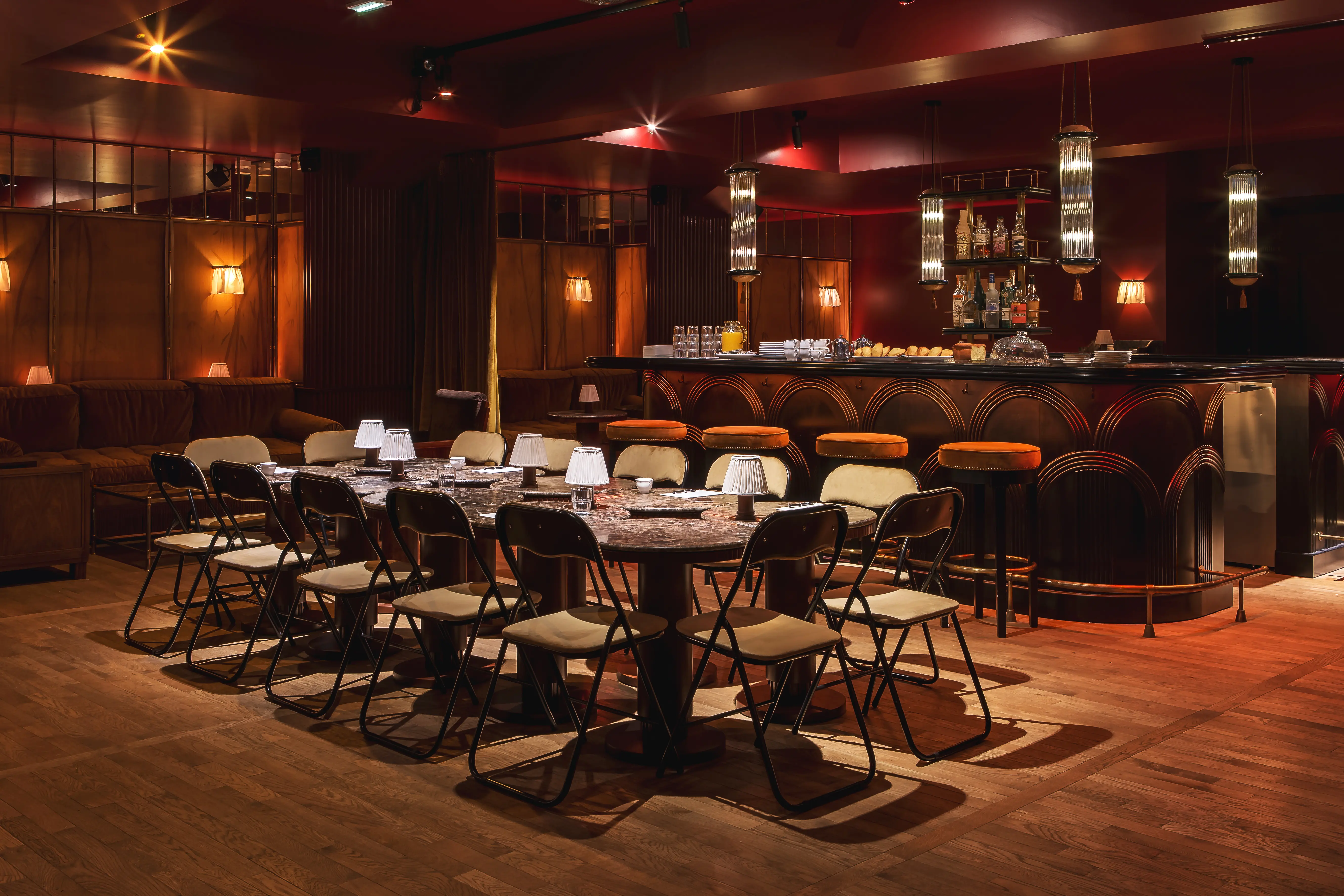 lieu insolite réunion paris bar hotel