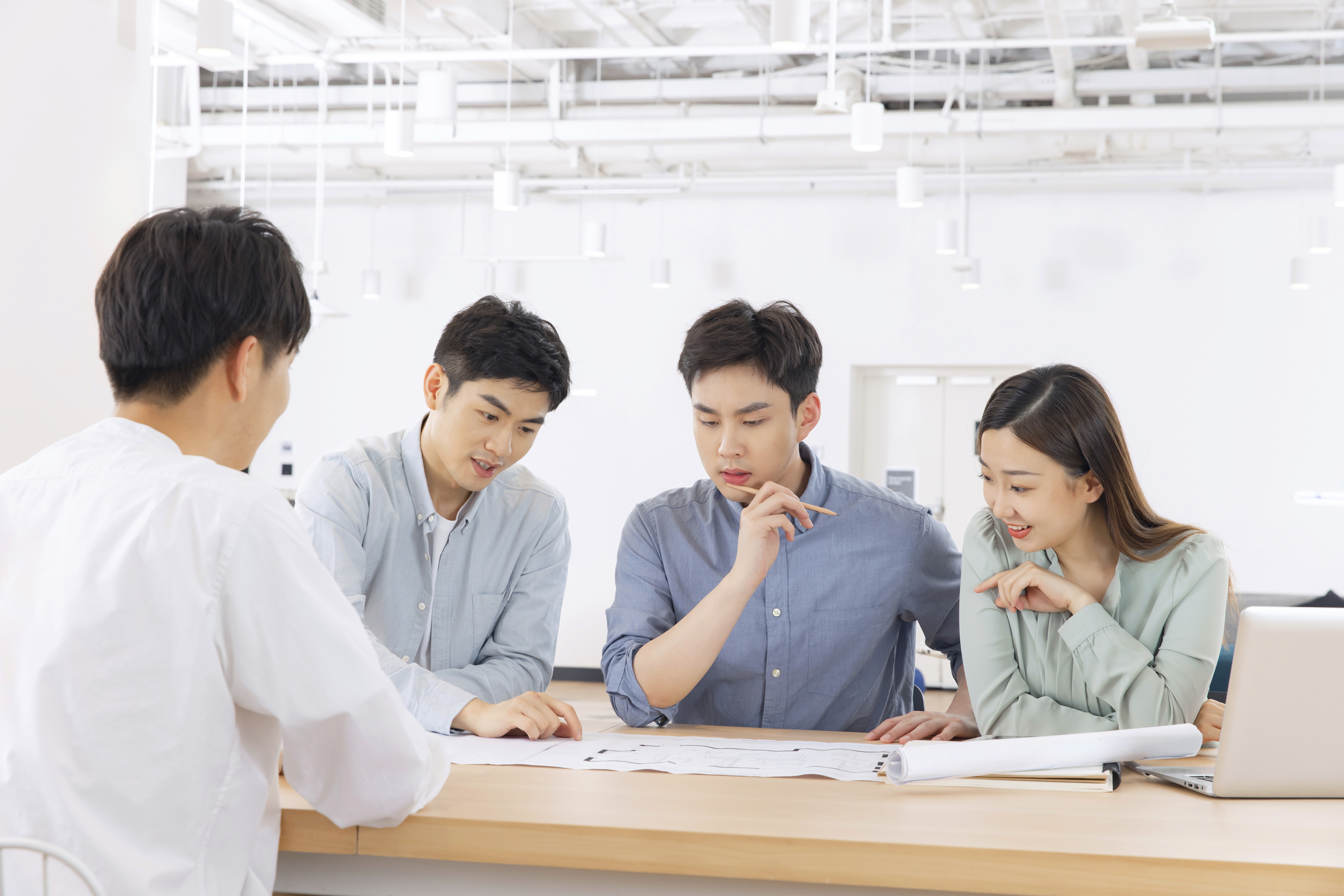 BW Design Centre 是一支擁有16年豐富經驗的專業設計團隊，我們專注於社區設計，致力打造更好社區環境。我們的服務涵蓋多個領域，包括醫療安老、教育空間、NGO非牟利組織、藝術設計、宗教團體、社區美化，以及環保ESG項目。我們透過專業工程和設計方案，從初步概念到完整執行，提供一站式服務，幫助客戶提升品牌形象，實現空間轉型，優化您的社區空間！無論是改善社區設施或推動可持續發展，我們都以創新和實用為本，確保每個項目都帶來實質價值。