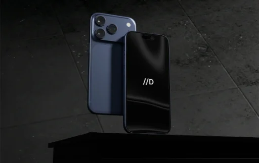 un iphone posé sur un socle sombre