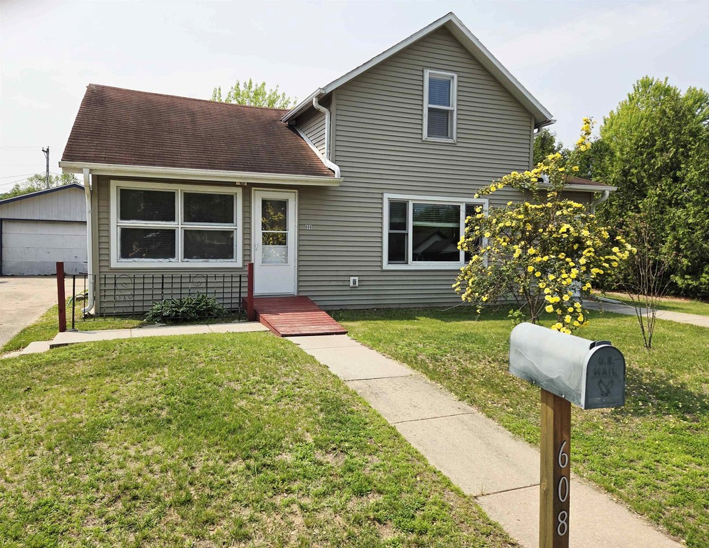 608 E Legrand Street, Boscobel, front photo