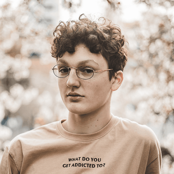 a portrait of a woman