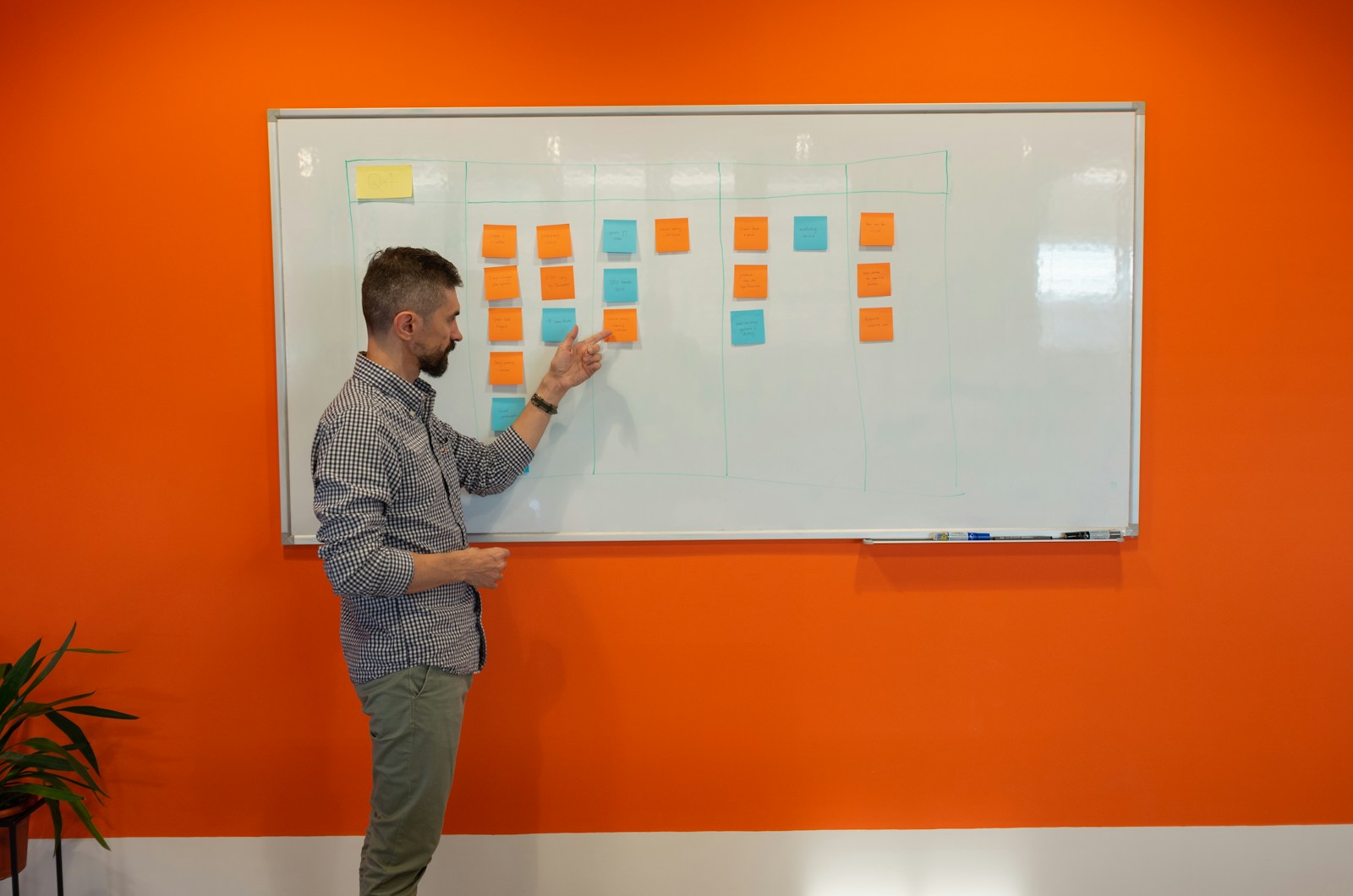 Two colleagues talking through a management challenge.