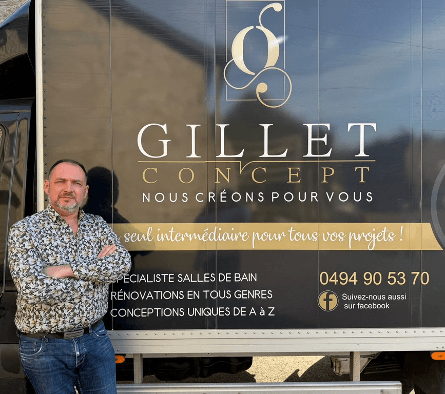 man in black crew neck shirt