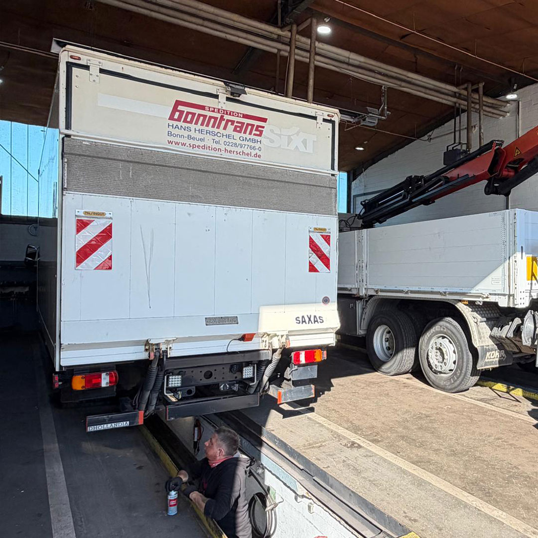 Verankerungssystem im LKW zur Ladungssicherung