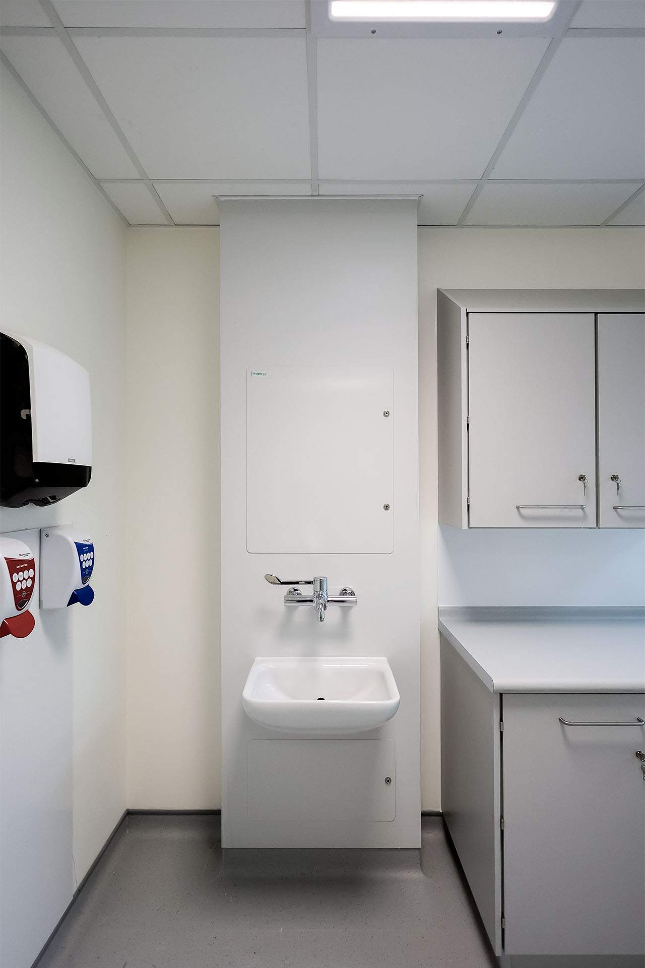 The Trovex Hygipod IPS in a White Satin Finish at The Urgent Care Centre at&nbsp;Royal Berkshire Hospital