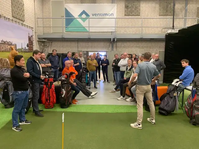 indoor-golf-bedrijfsuitje-teambuilding-groepsactiviteit-golfclinic-wijchen
