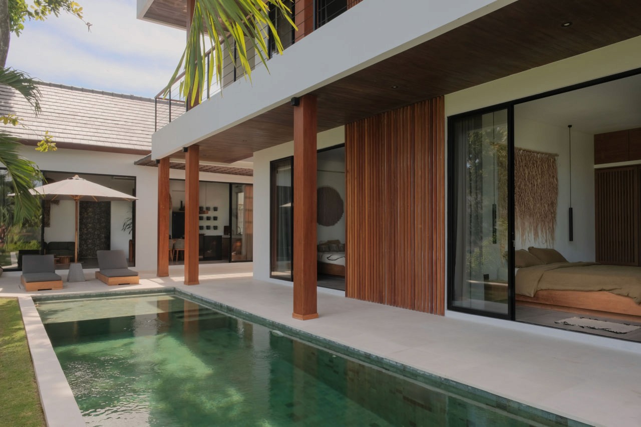 4-bedroom villa with rice field views in Kedungu