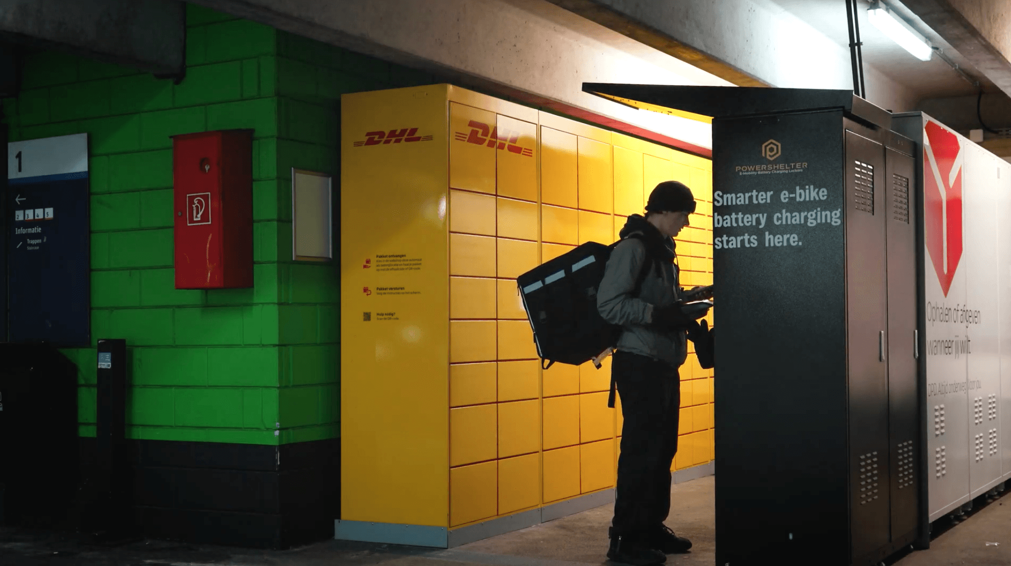 Delivery courier using a PowerShelter SmartSwapping battery swapping station
