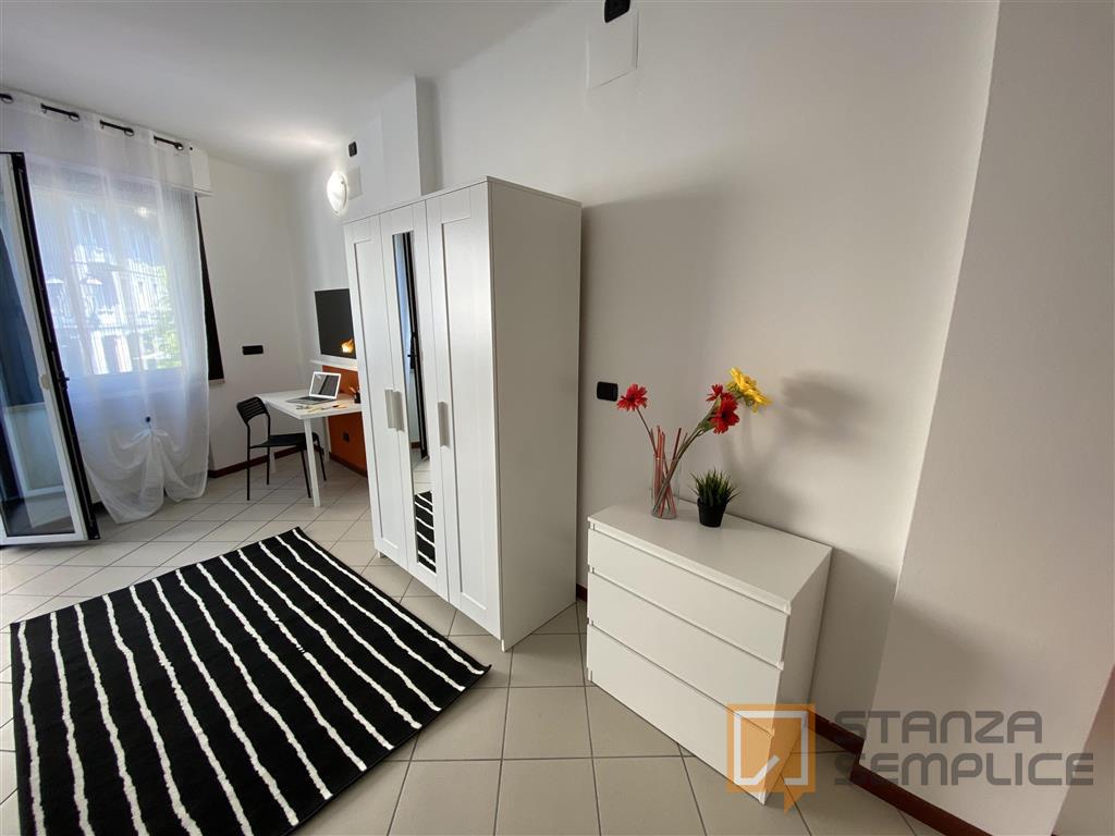 Stanza di 17.57 mq in Via GEROLAMO TARTAROTTI, Rovereto
