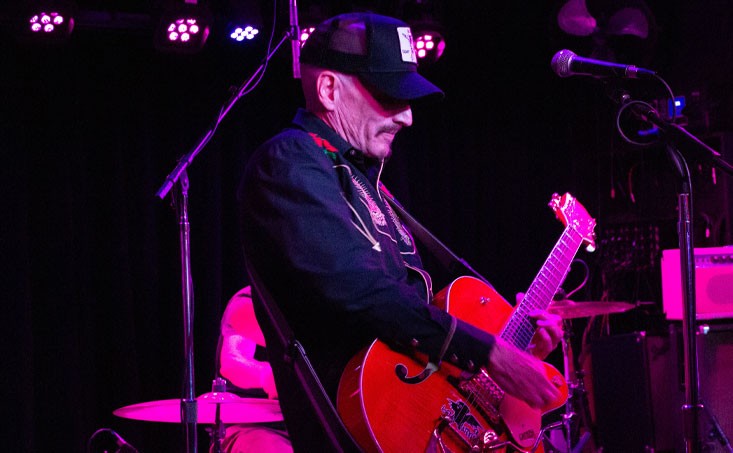 Donny Campion ripping up Moe's Alley with Messer Chups.