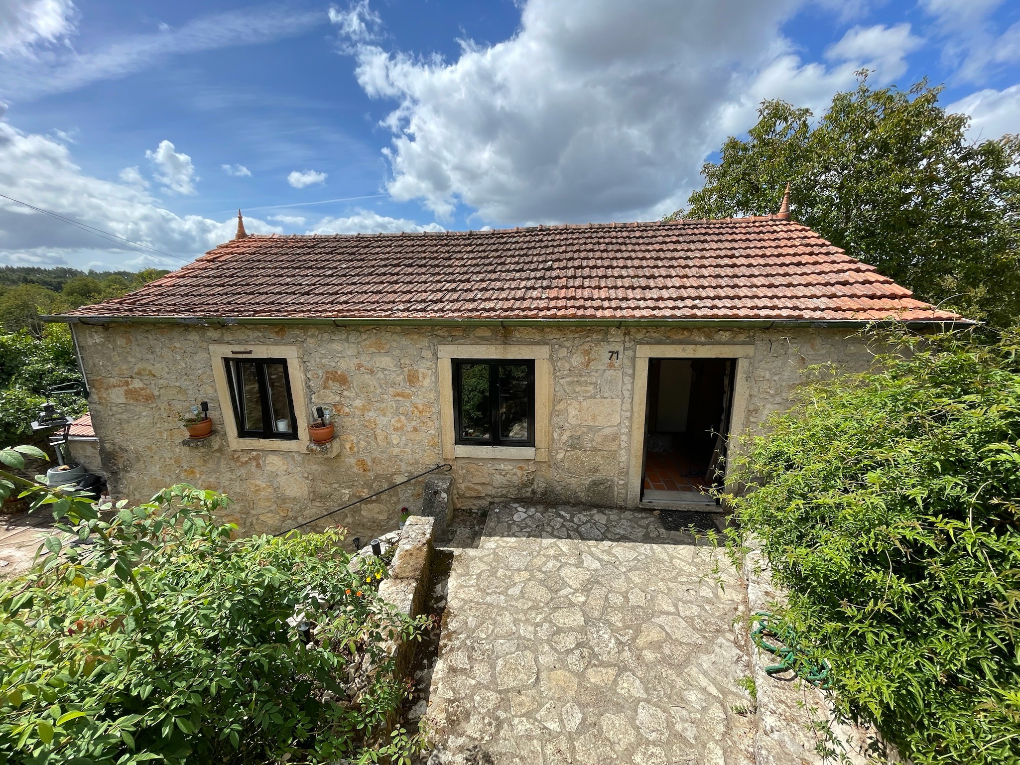 Stone house in Covão