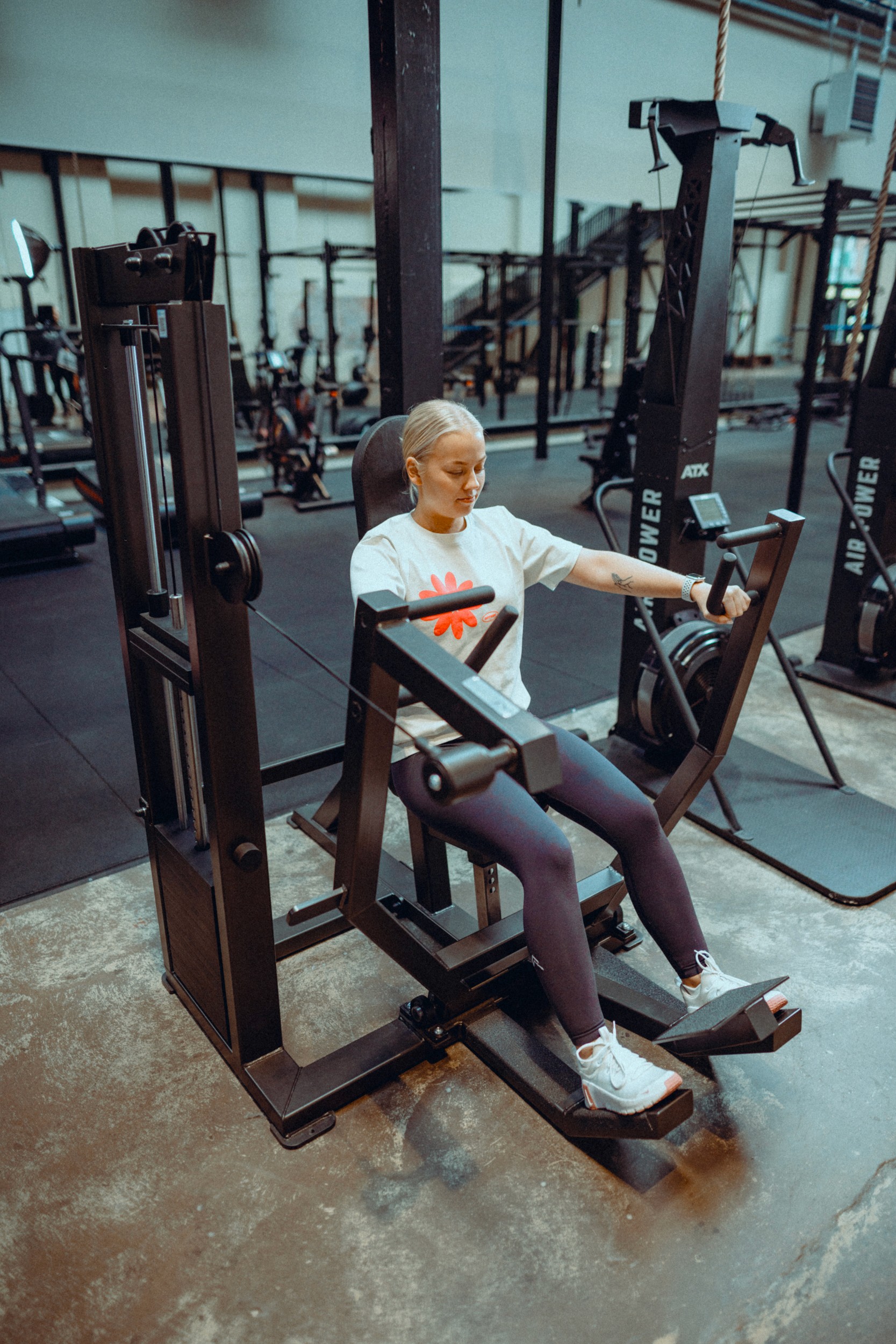 Chest press machine