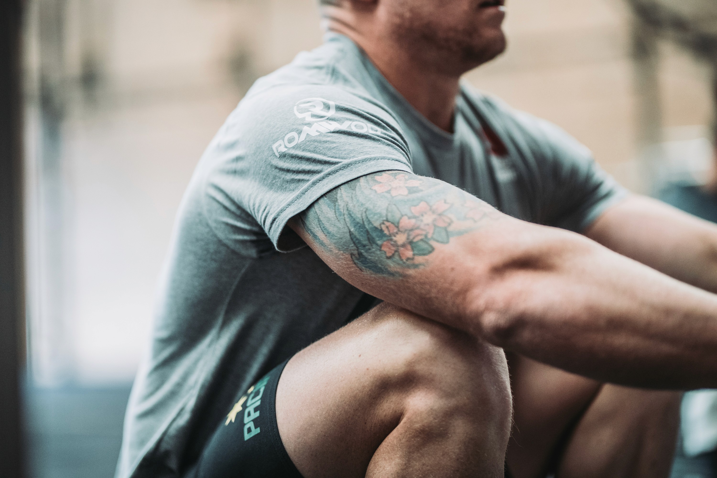 person with swollen arm - Why Can’t I Straighten My Arm After Working Out