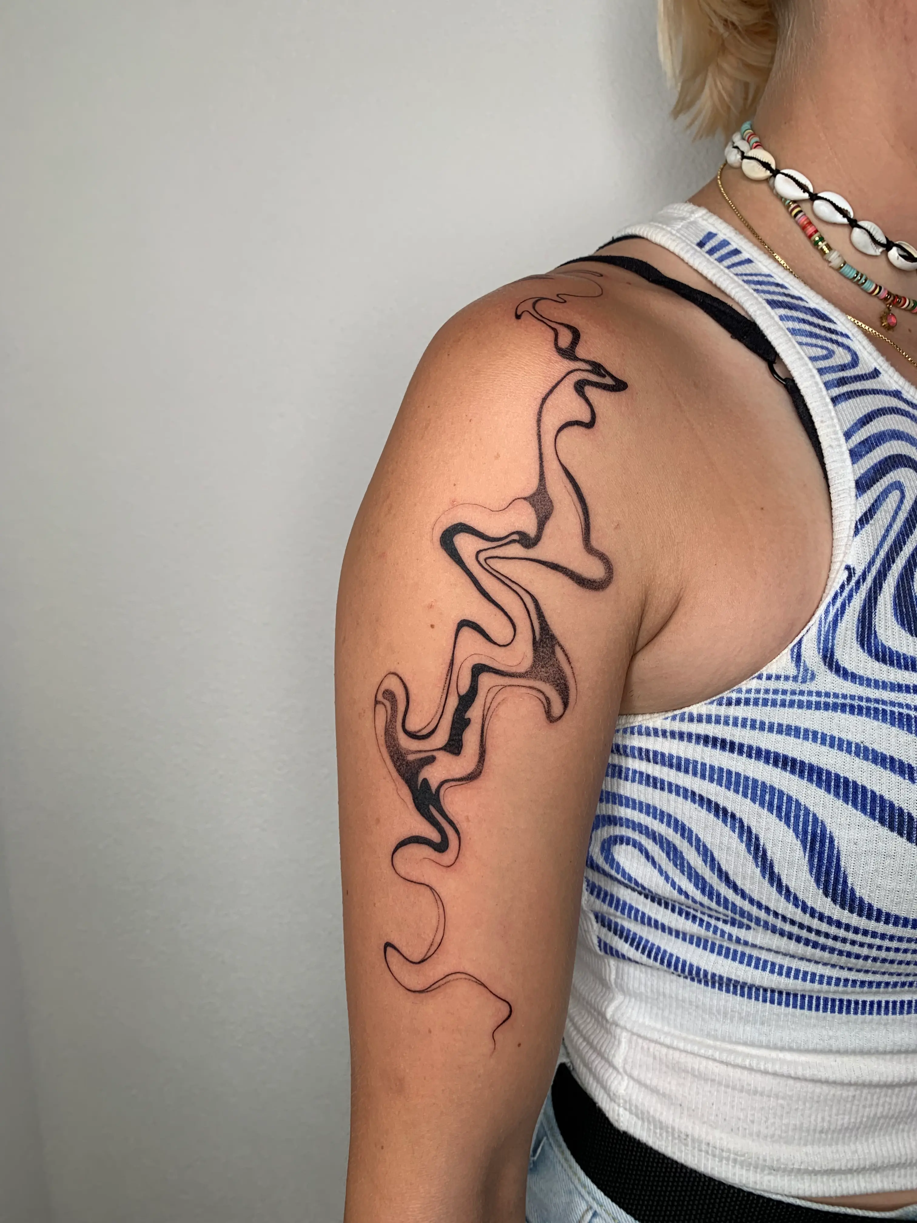 tattoo abstrait fribourg 