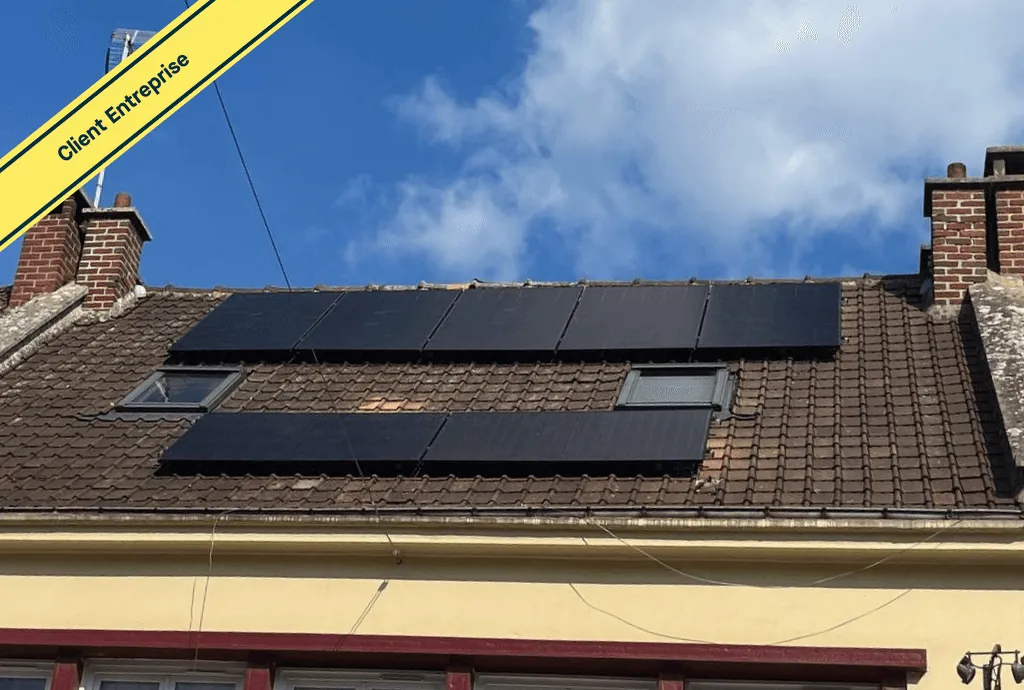 Photo d'une entreprise à Breteuil en France équipée de panneaux photovoltaïques dont l'installation a été faite par Solarock.