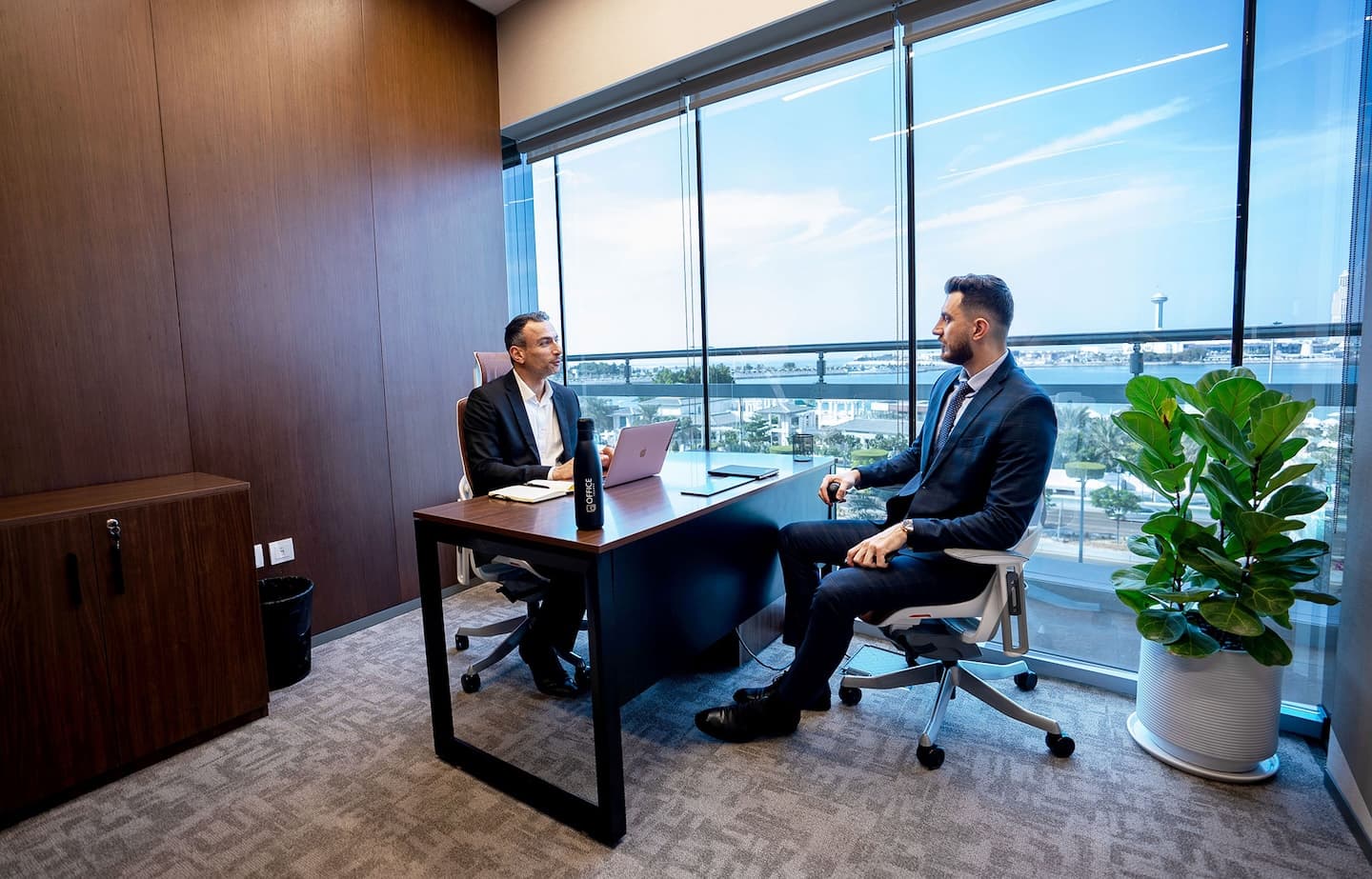 A stylish and fully equipped coworking space designed to support freelancers and startups.