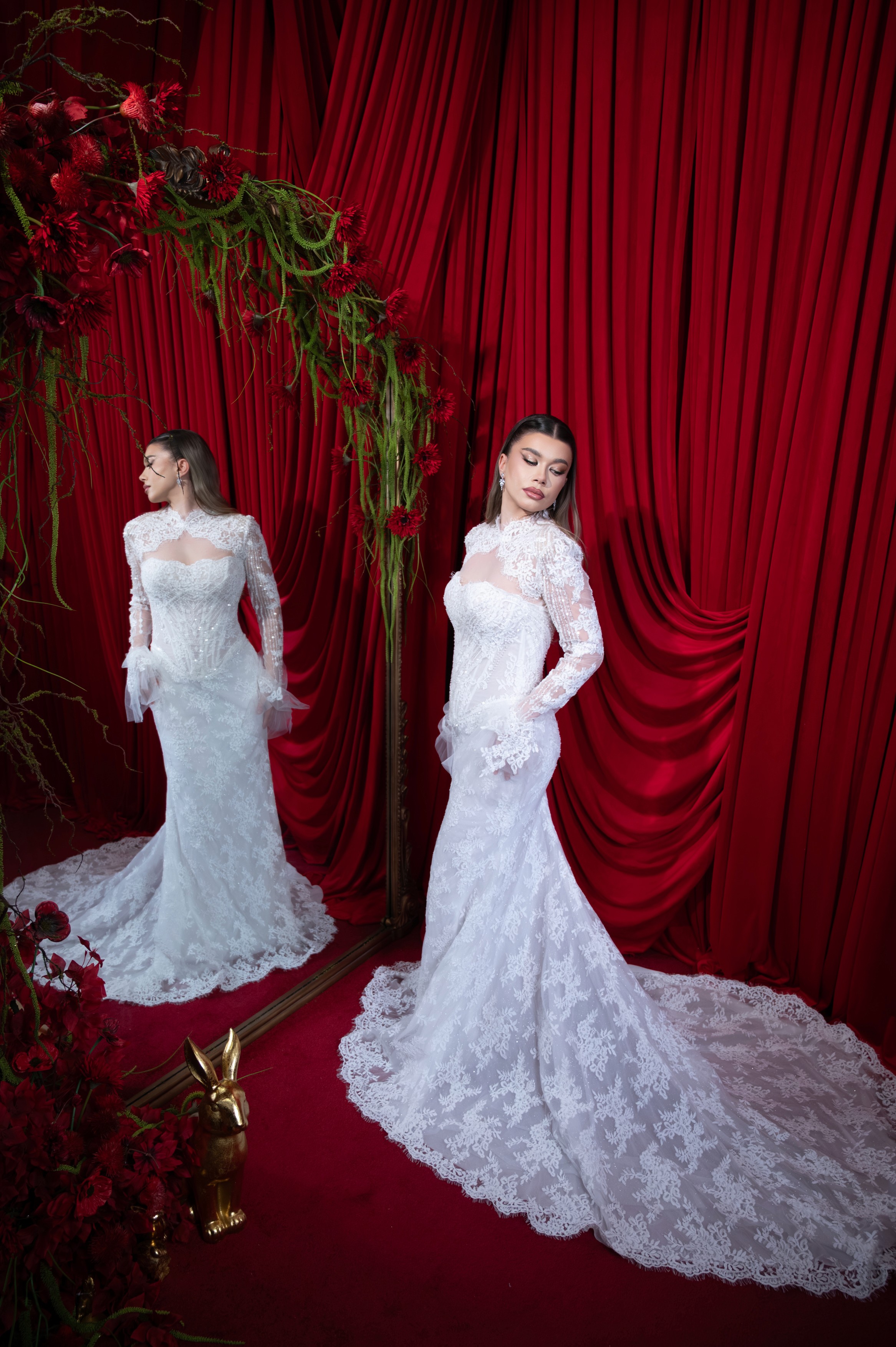 Fotografie de nunta cu mireasa int-un cadru rosu