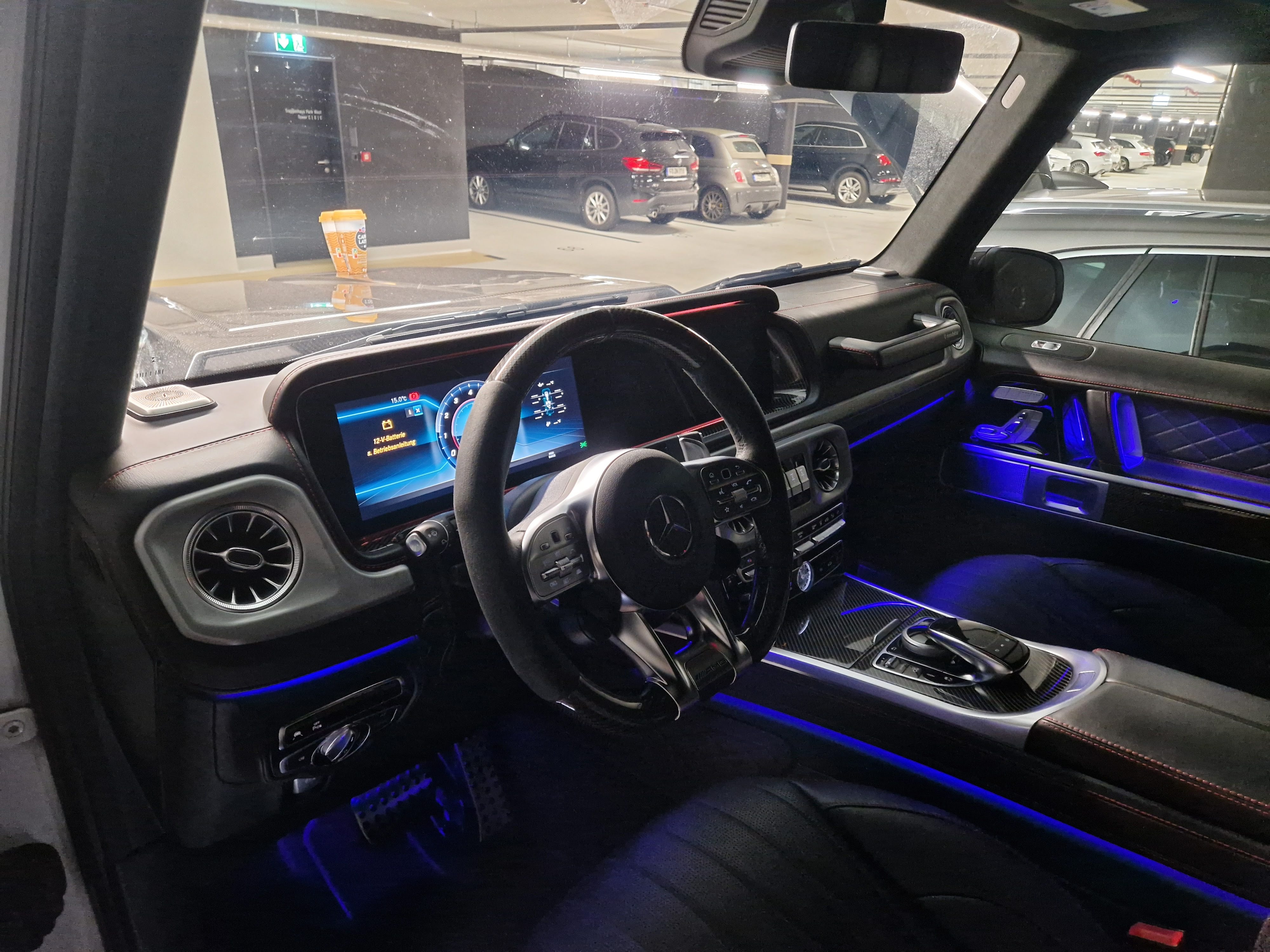 Detailreicher Innenraum nach Autoreinigung – hygienisch sauber und wie neu