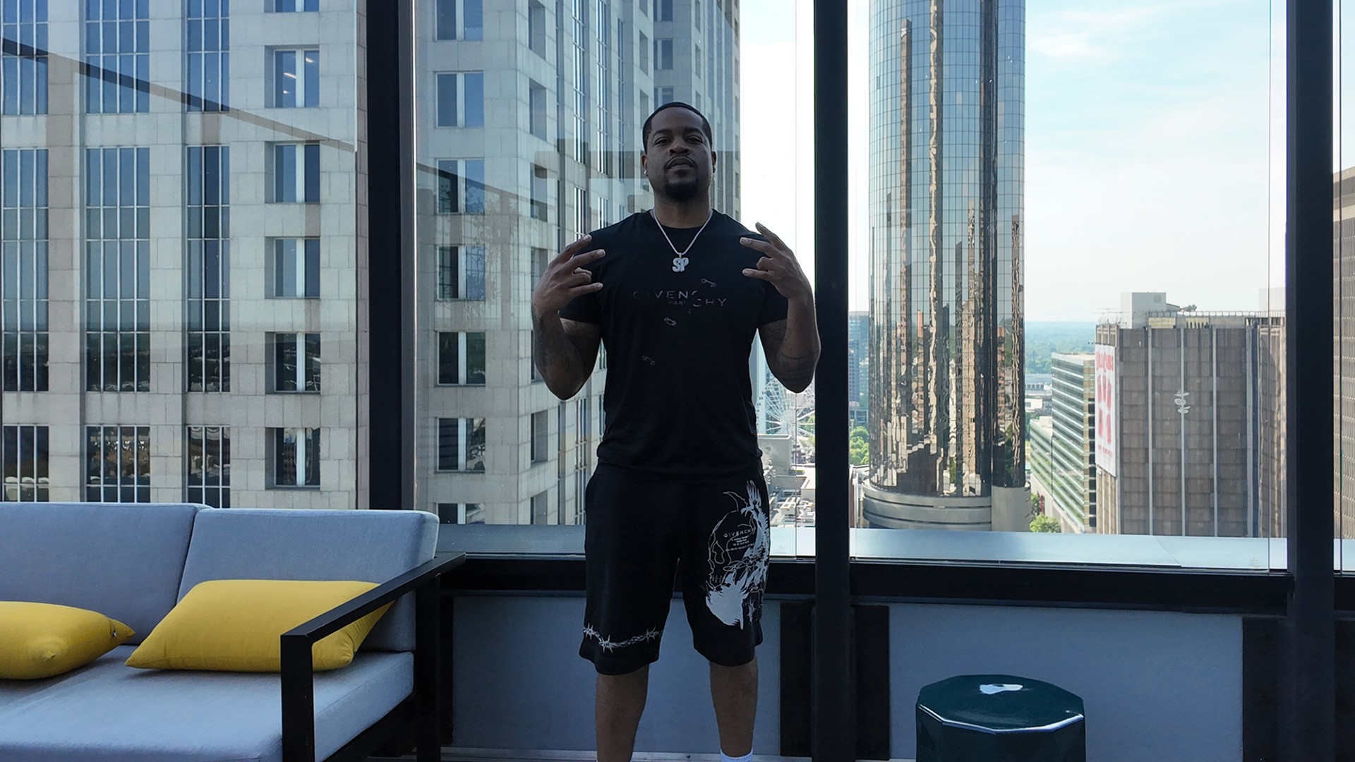 Atlanta producer Mondo breaks down placements with Lil Wayne, 2 Chainz, and Kodak Black, plus his FL Studio workflow, gear, studio prep, and take on AI.