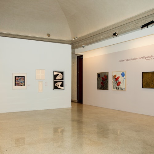 演唱會之前（最後入場時間是晚上六時半），觀眾可以免費參觀宮殿藝術展覽。