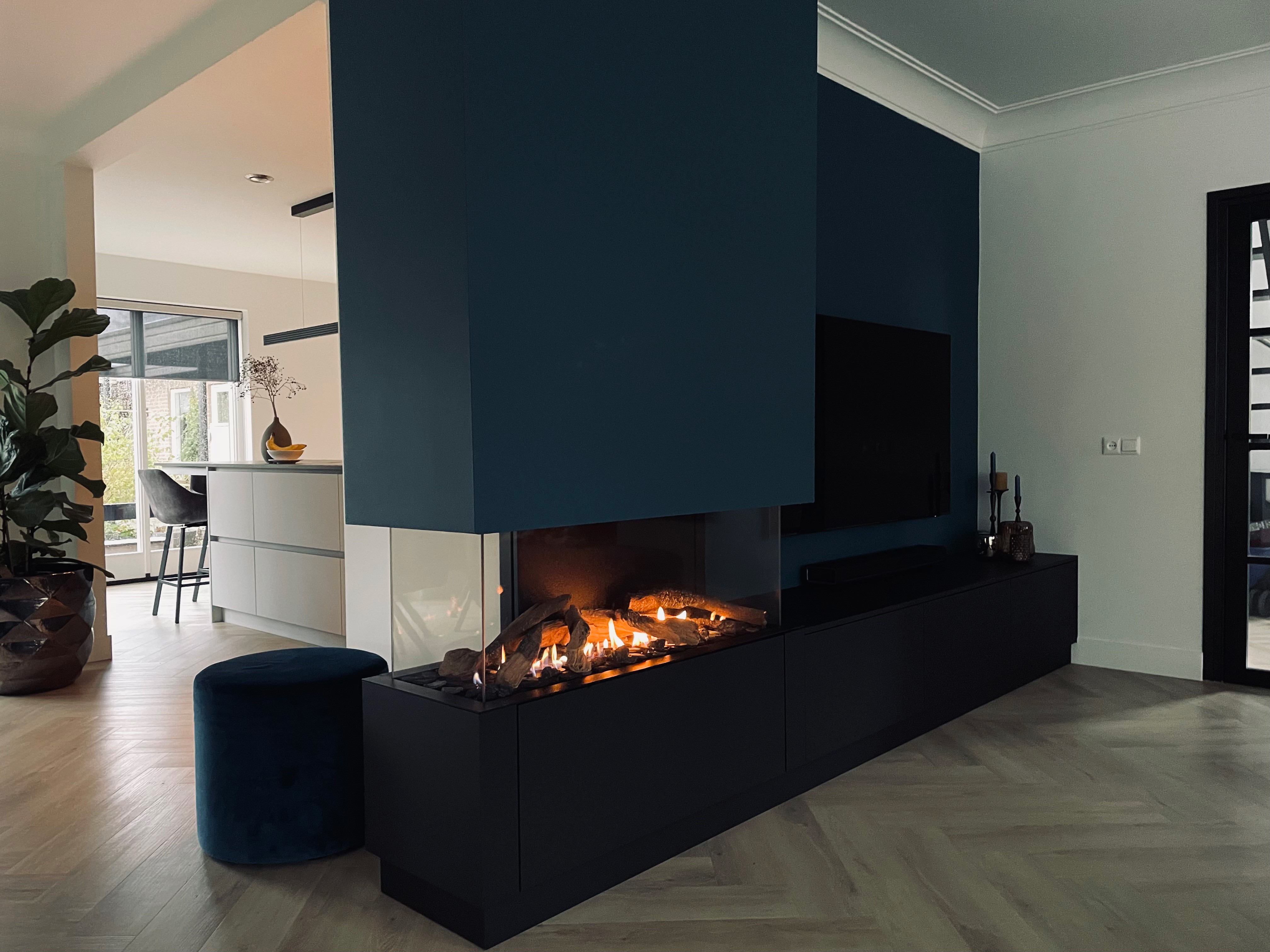 TV Meubel met ingebouwde haard in Nuenen