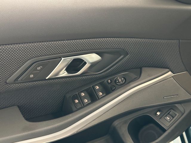 BMW 330 2020 BLUE Gebrauchtwagen - Galeriebild 7