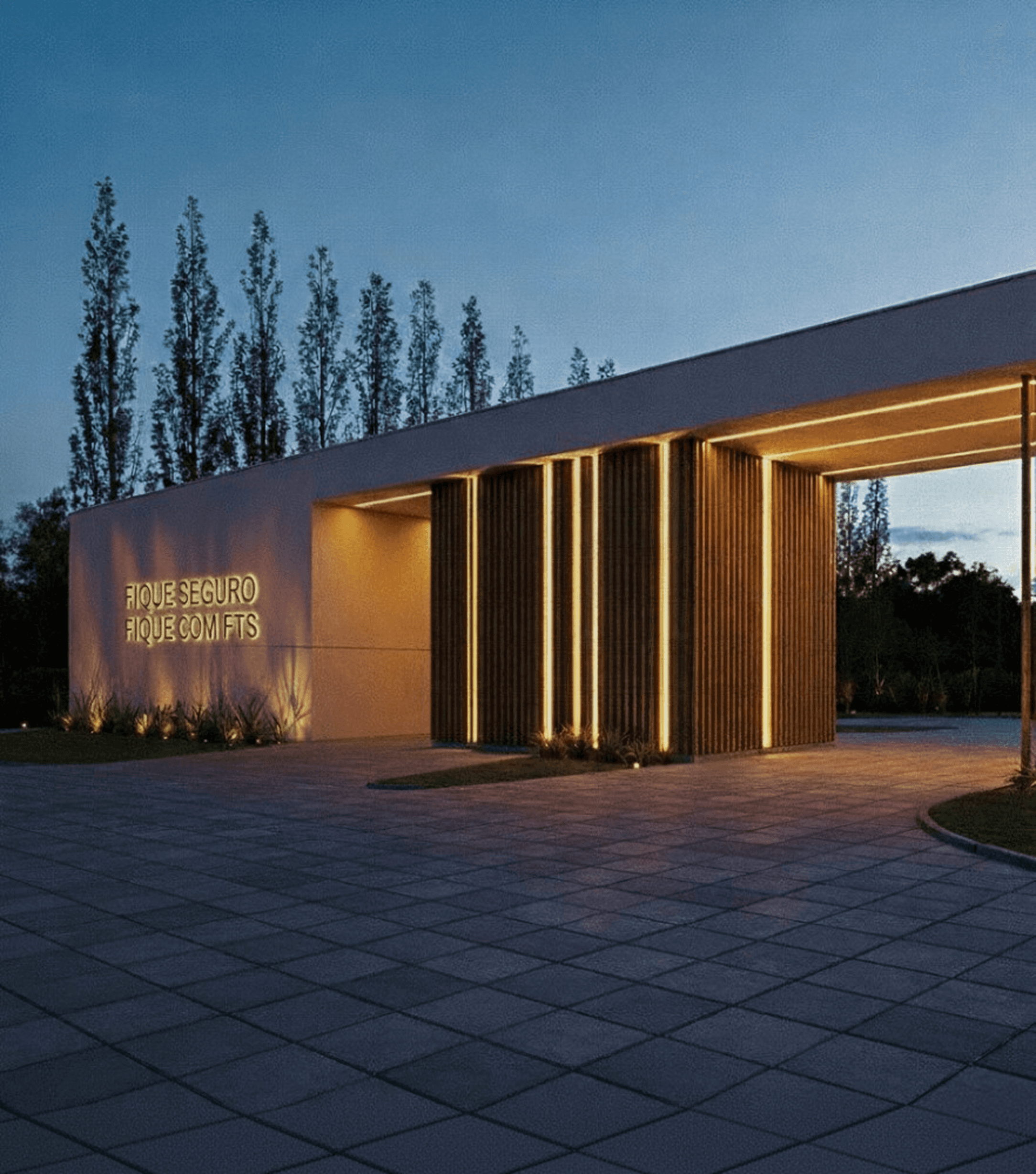 Fachada de um condomínio escrito ''FIQUE SEGURO FIQUE COM A FTS" remetendo a empresa de segurança em Curitiba PR a empresa de segurança FTS FORTE SEGURANÇA que atende região de Curitiba e Região com segurança e serviços humanizados.