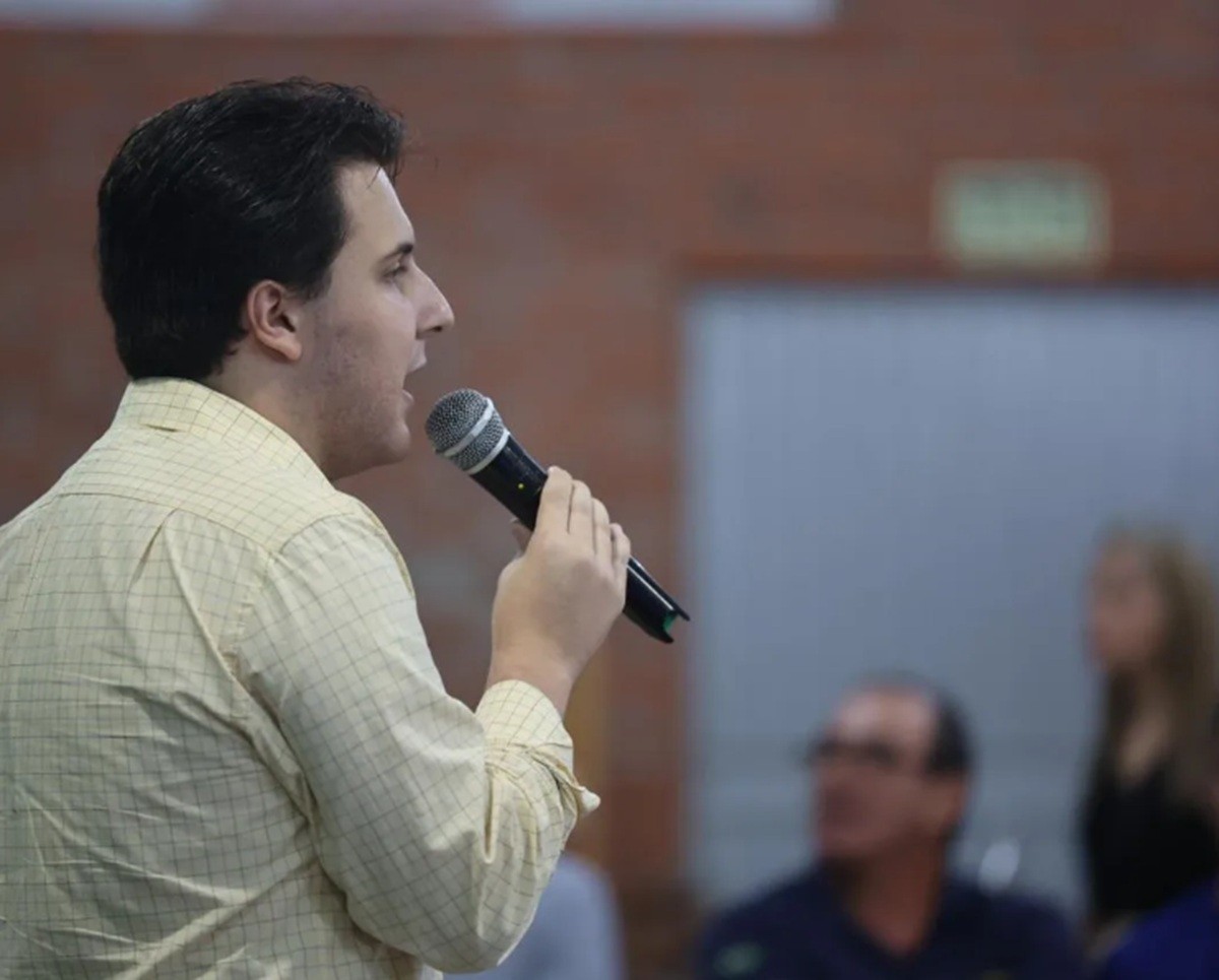 Leonardo Martins em discurso