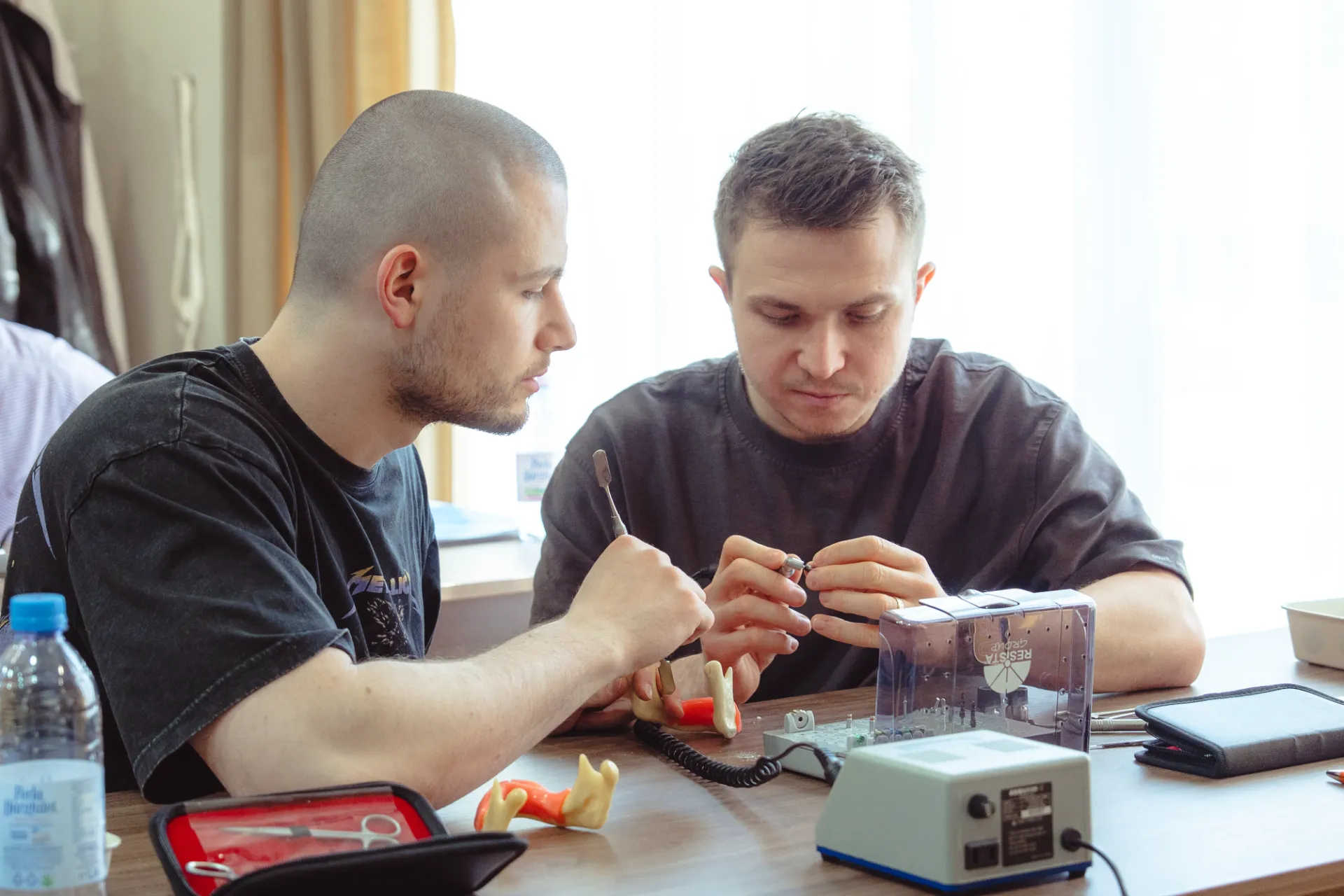 Fogászati Képzések - Nem sebészi parodontális terápia a fogorvosi praxisban - PraxEvents