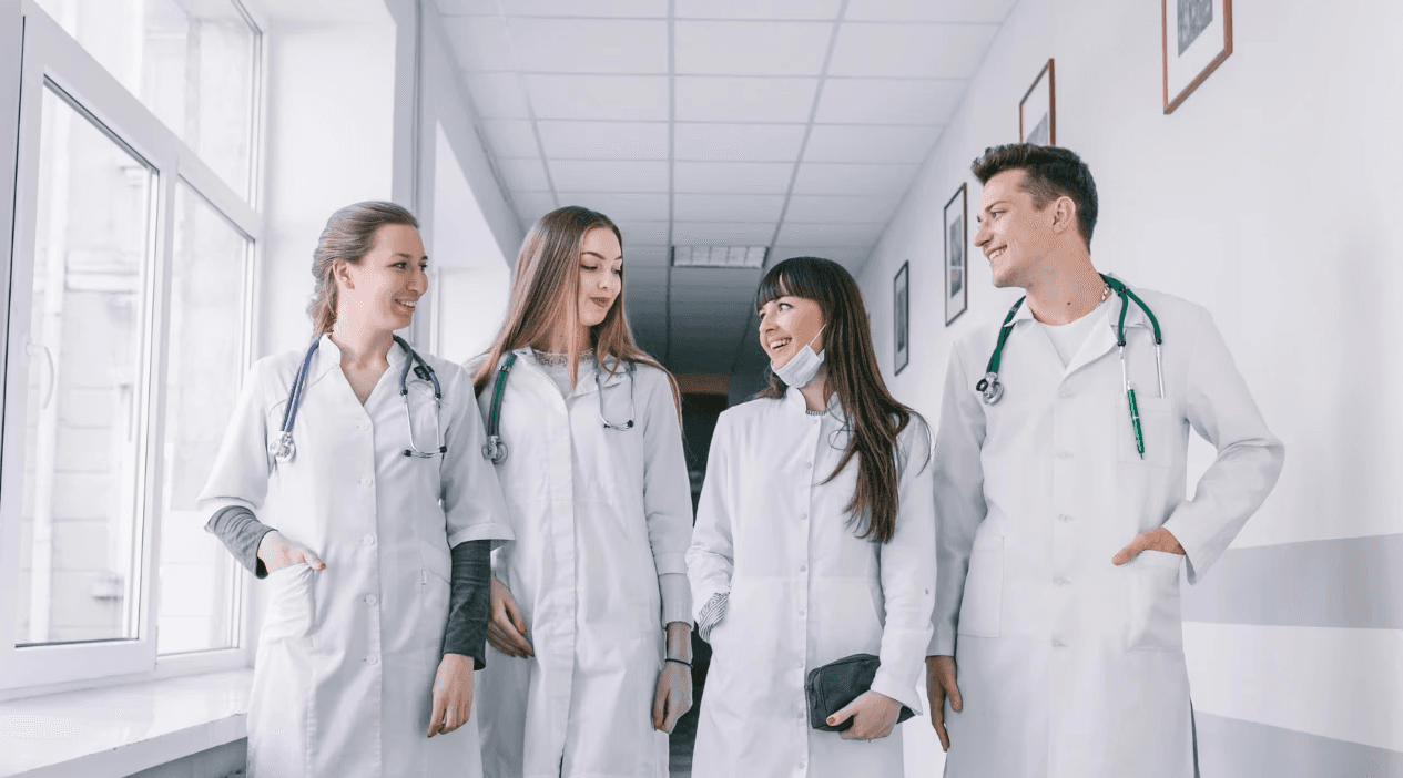 Equipo Médico entrenado para atención al cliente