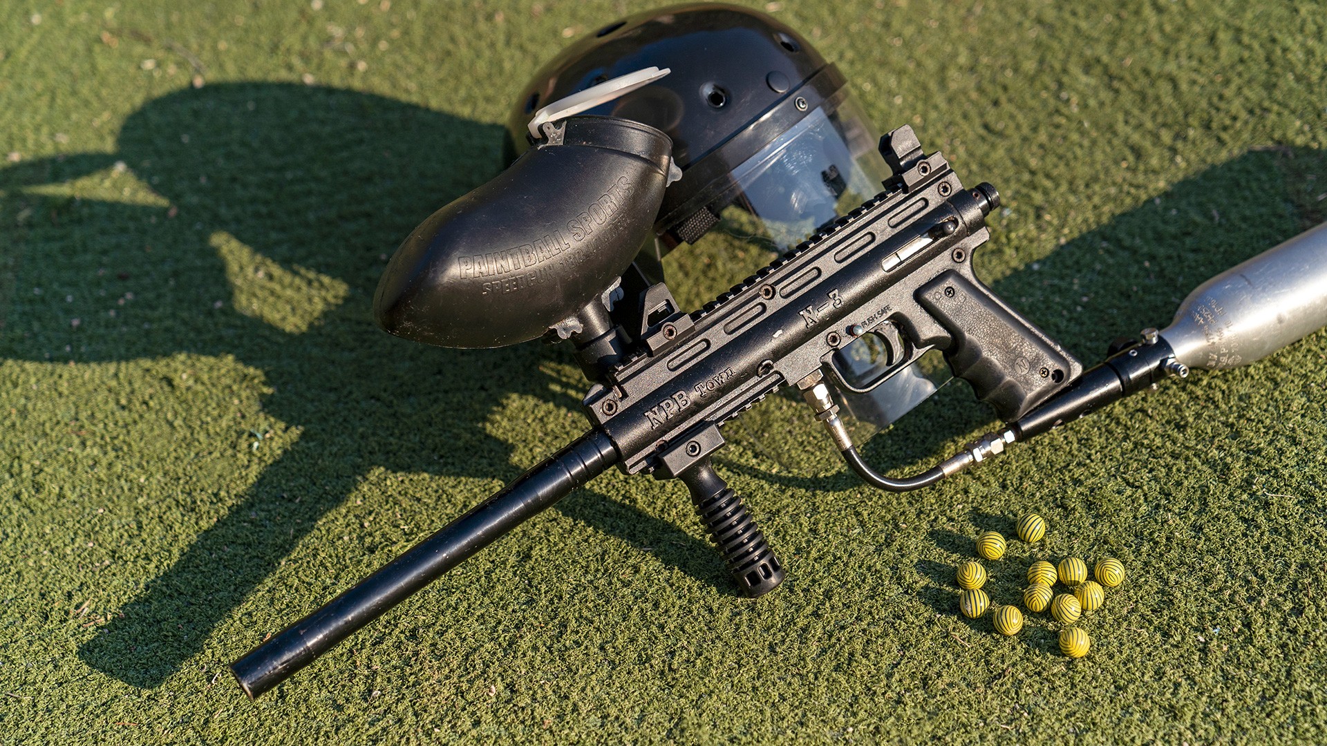 Dynamic picture of a cyclist riding downhill