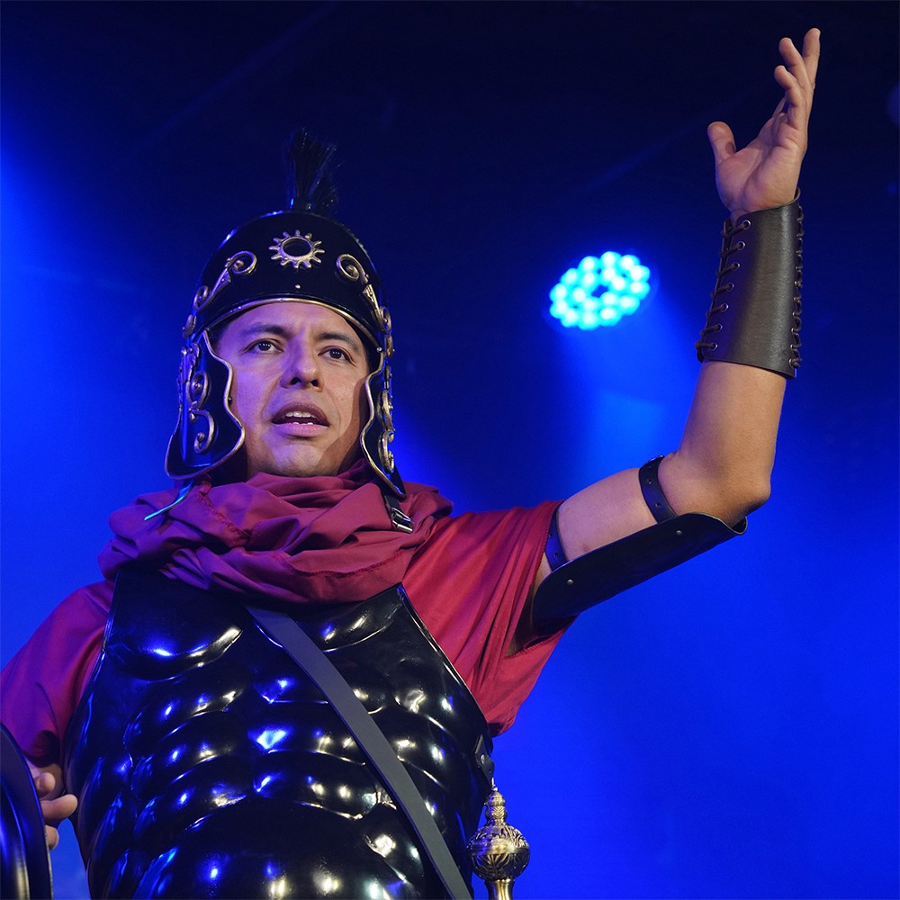 Actor vestido como romano