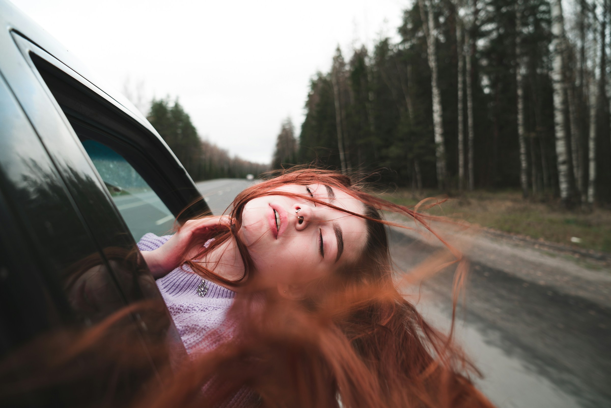 Girl with Brown Hair - Colors That Go with Brown Clothes