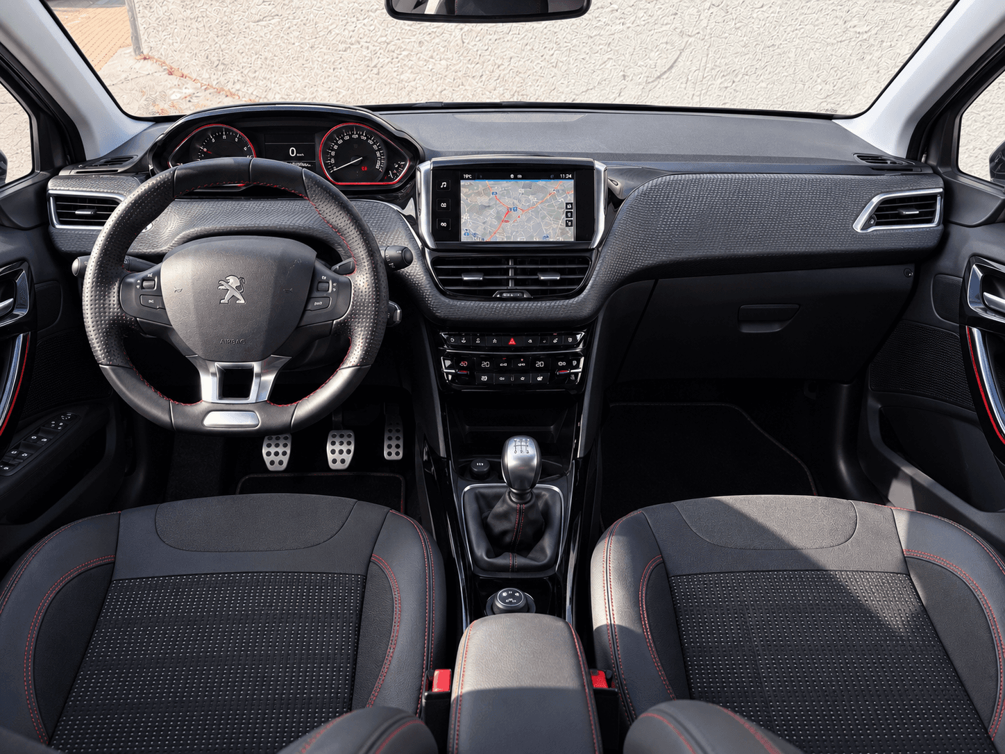Peugeot 2008 GT Line — fotografia 9