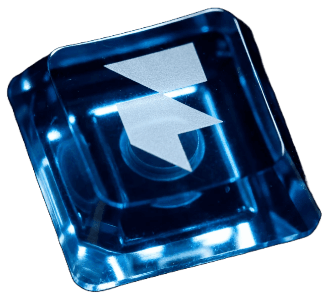 Eine blau gefärbte durchsichtige Plastik-Taste einer Tastatur mit einem aufgedruckten Framer-Logo