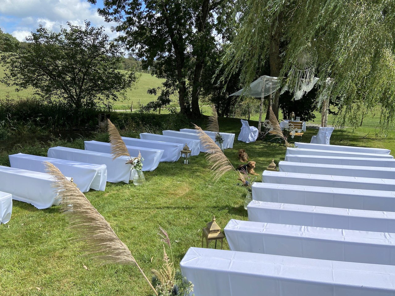 Hochzeitsaufbau im freien