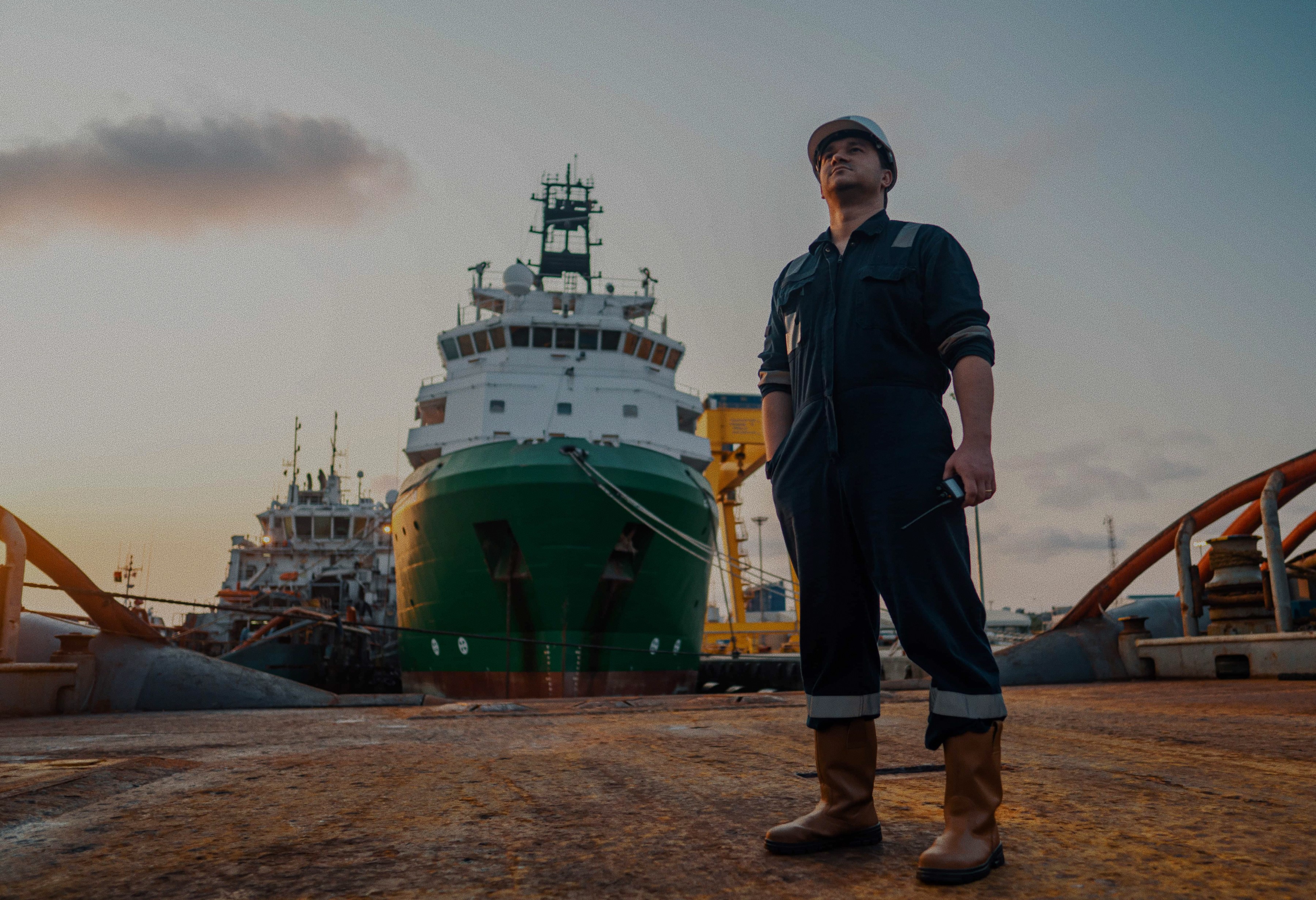 Dynamic picture of a cyclist riding downhill