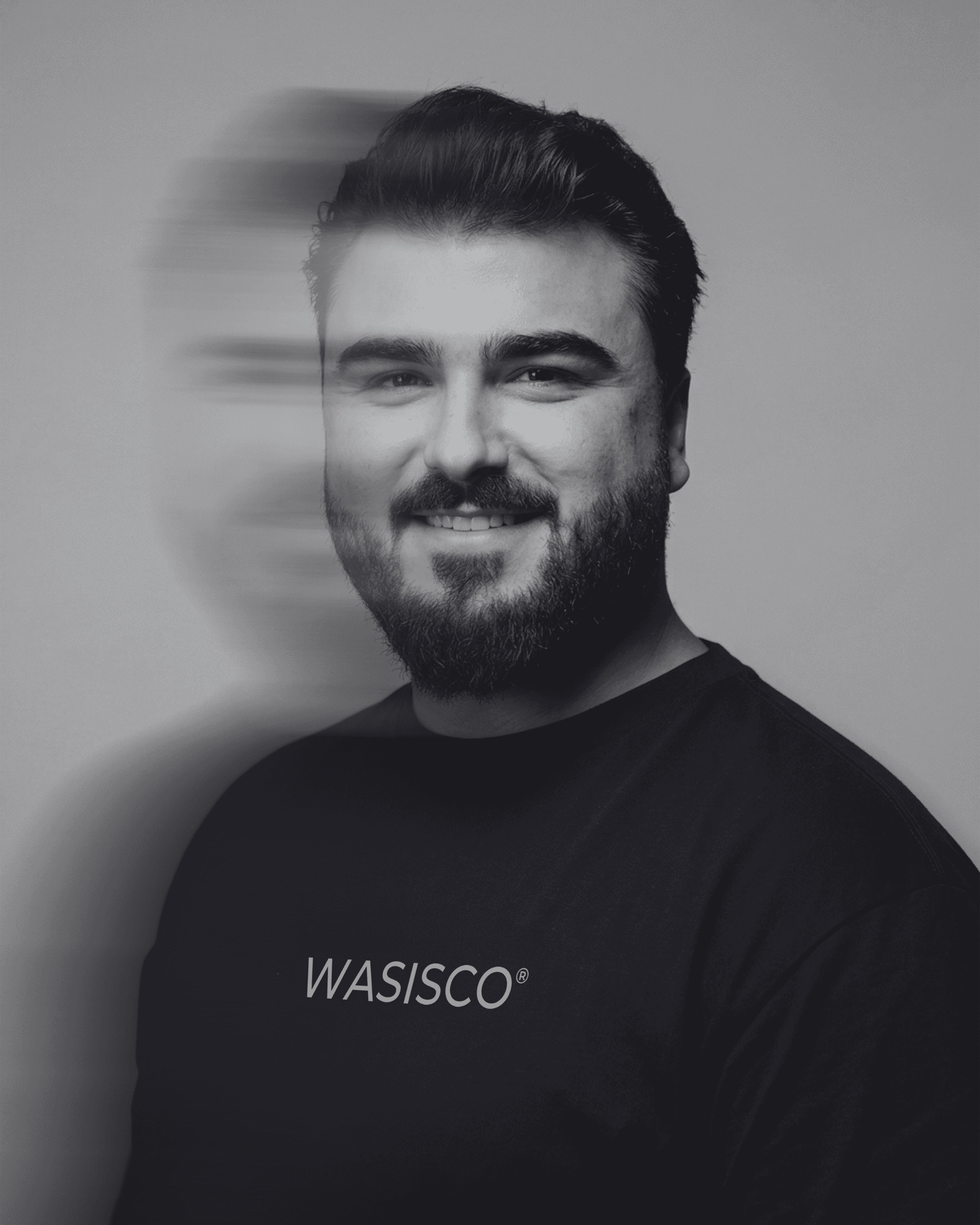 Ritratto di un giovane con occhiali