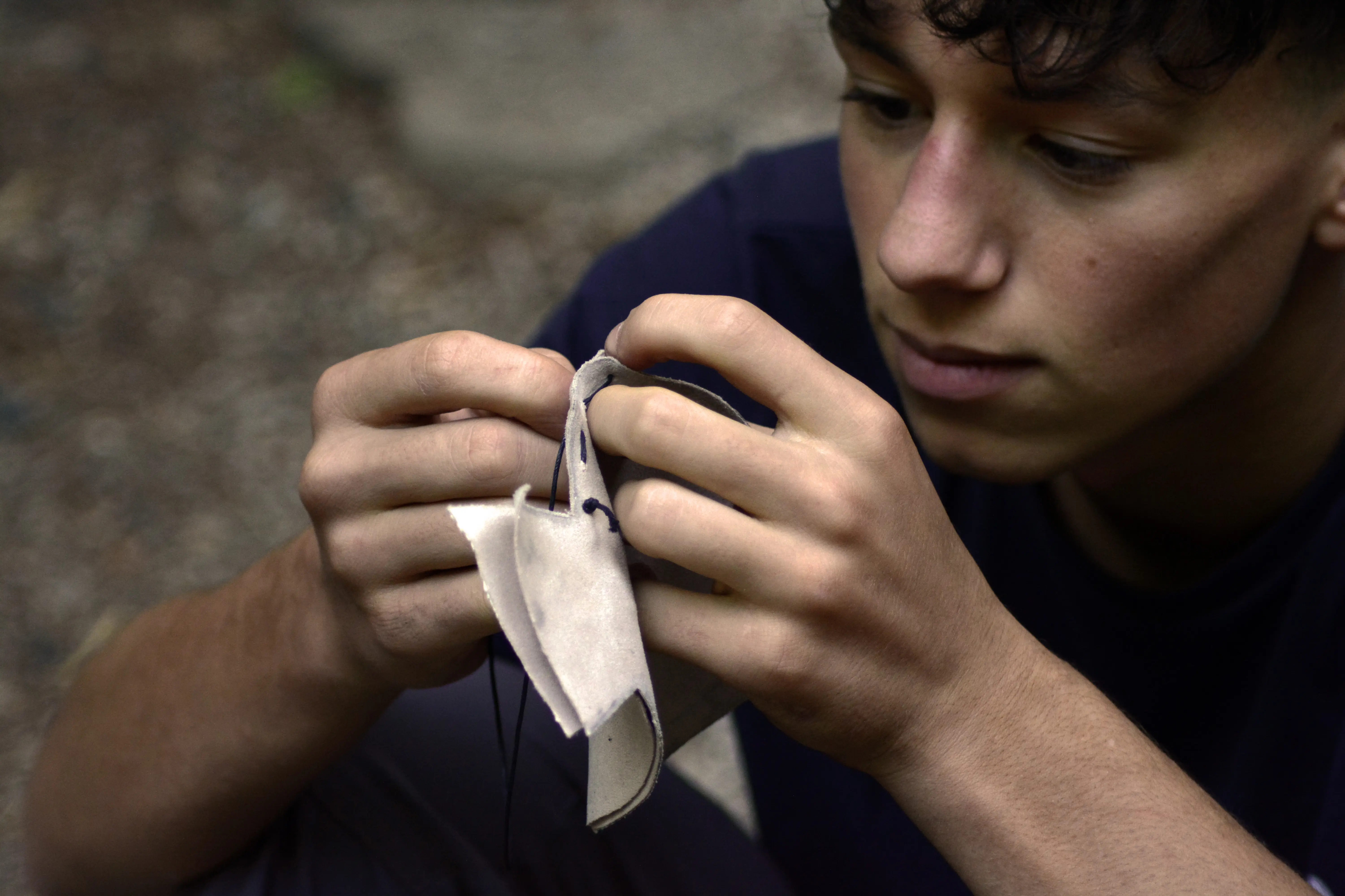 Andrea Modesti, istruttore di survival e bushcraft, esperto in campi avventura per ragazzi e corsi di sopravvivenza outdoor