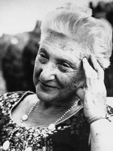 Aliza Greenblatt, poet. Photo courtesy of Woody Guthrie Publications.