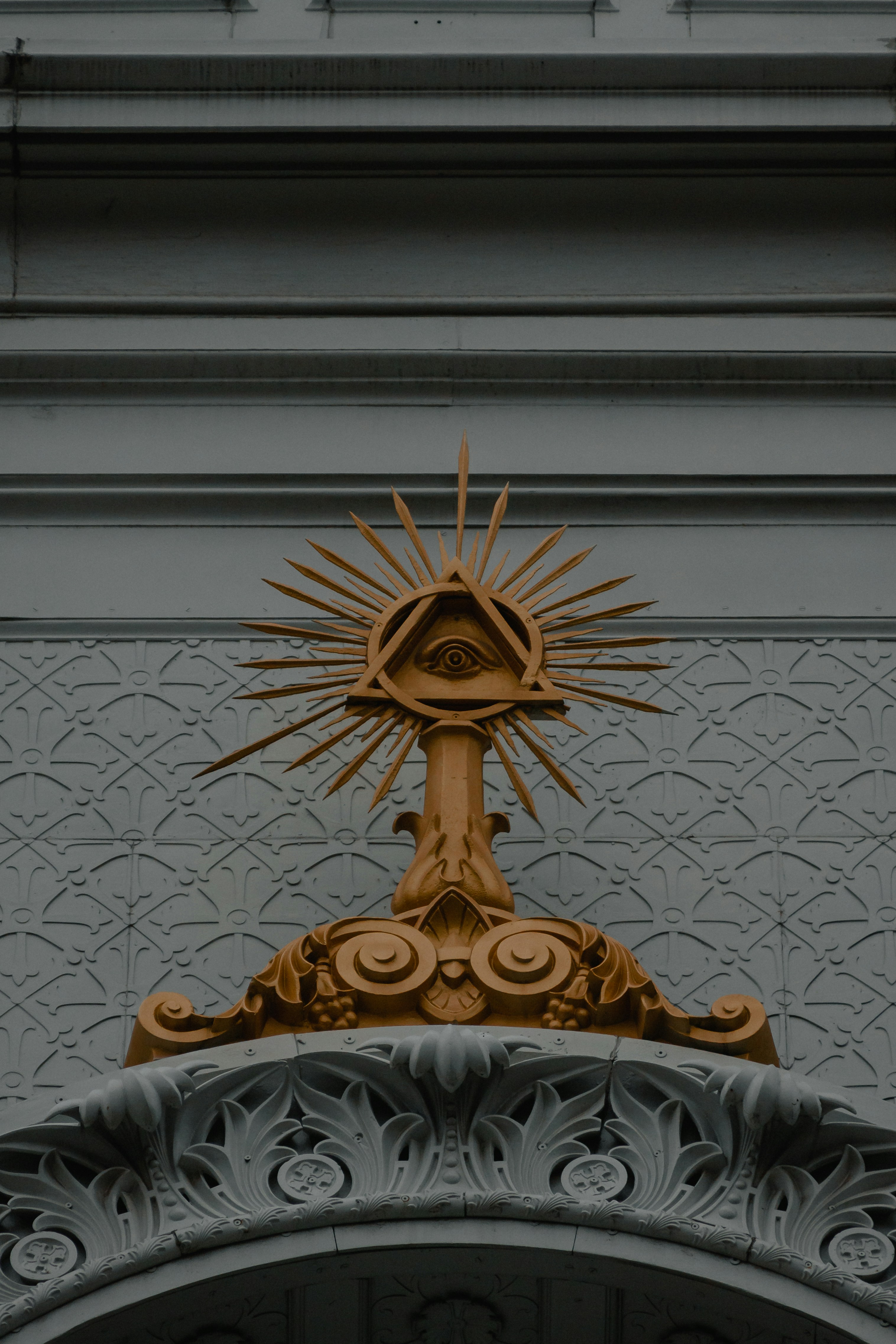 Goldstatue eines Mannes