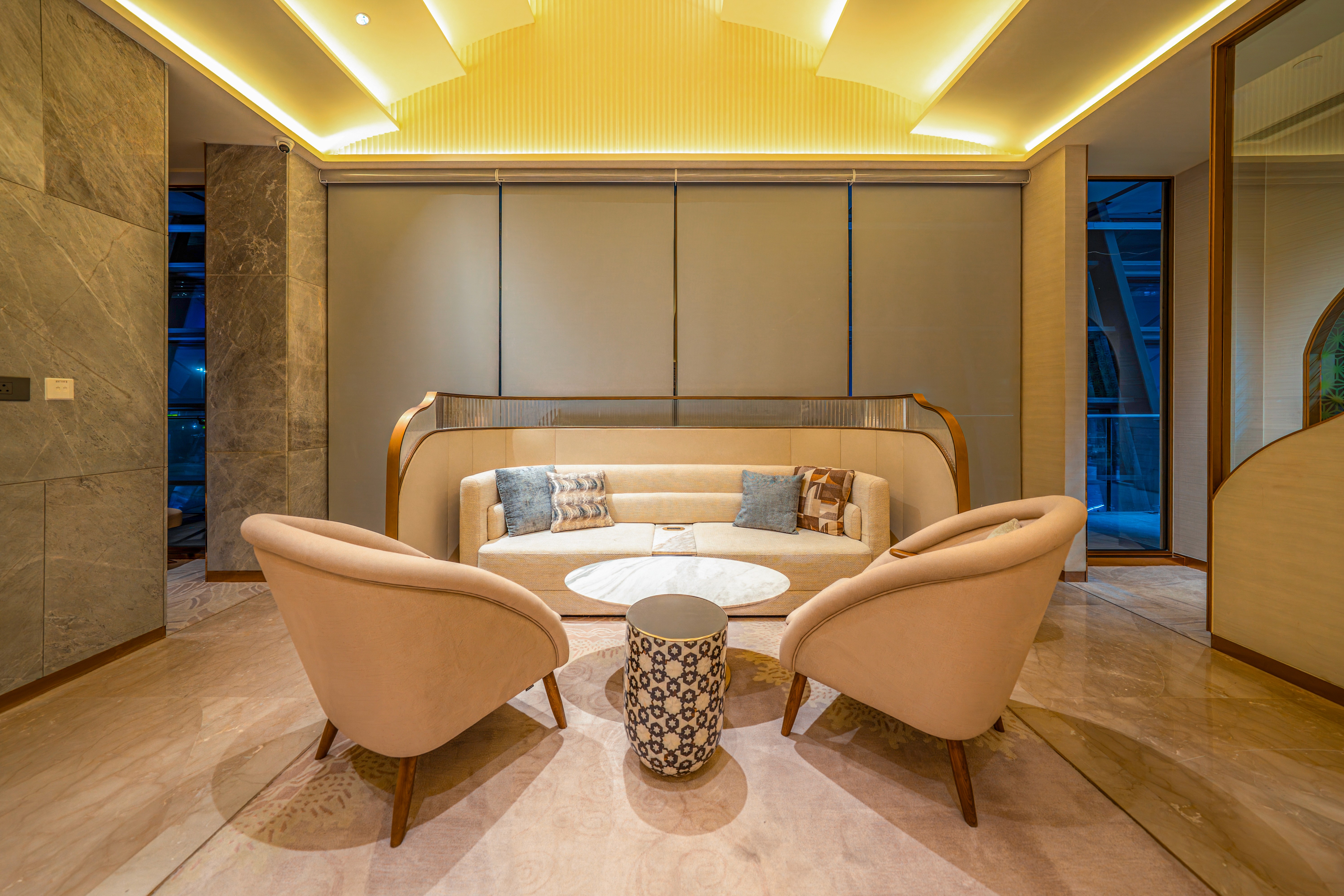 man wearing brown knit crew-neck sweater