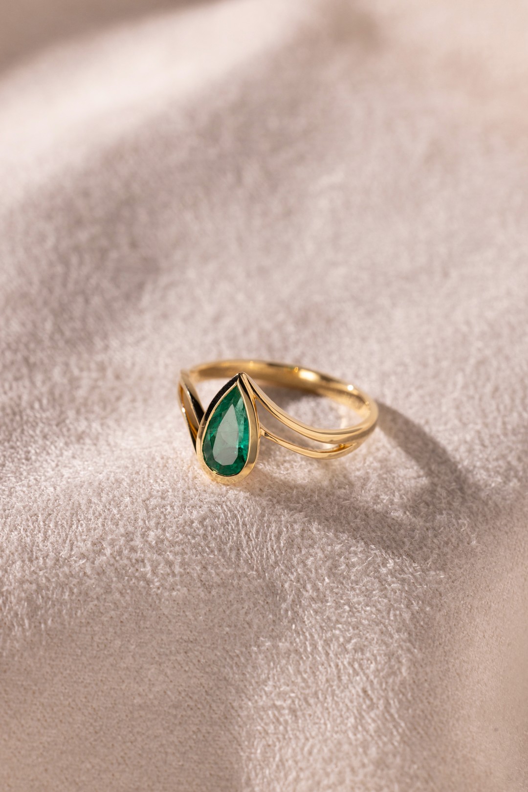 Emerald ring
