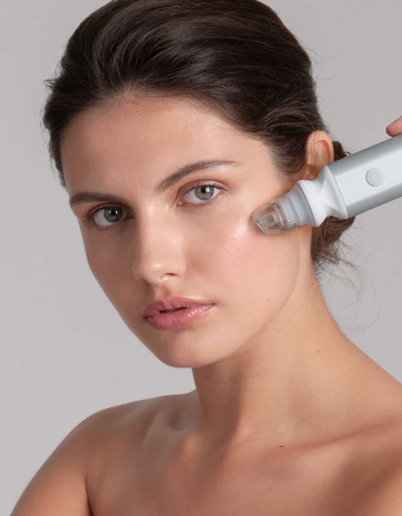 Tratamiento facial con ND Hydra Balance en Taiken Murcia para limpieza profunda, diagnóstico facial y rejuvenecimiento inmediato.