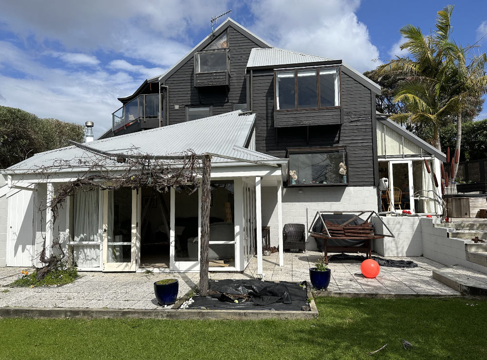 The house before recladding began, East Auckland builders